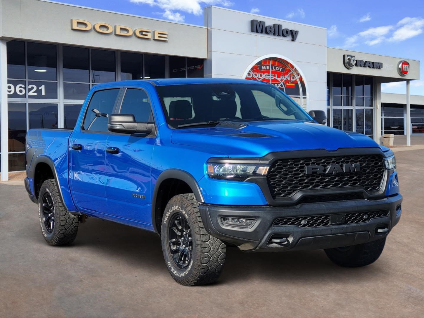 2025 Ram 1500 - Image 2