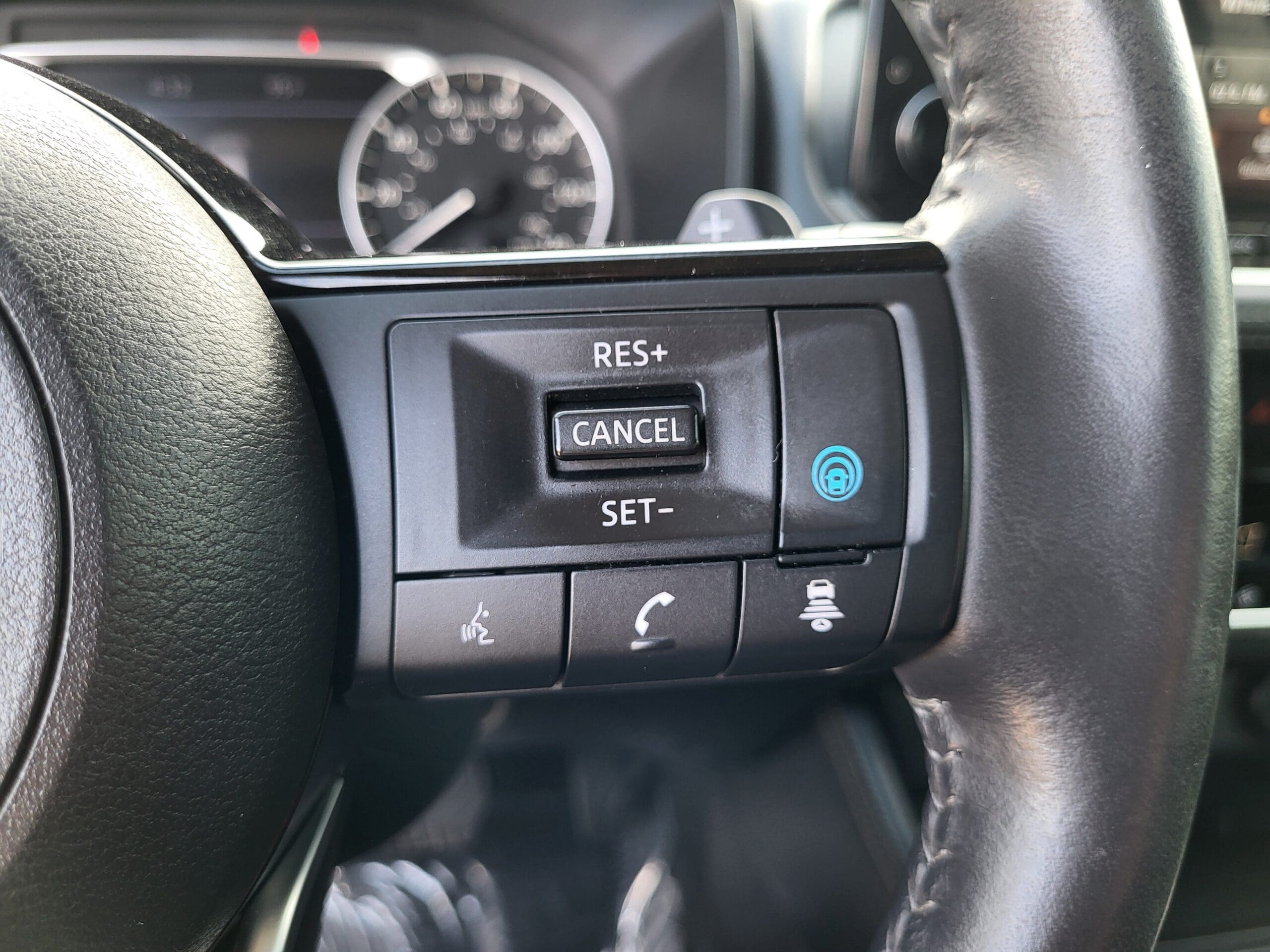 2022 Nissan Rogue - Image 29
