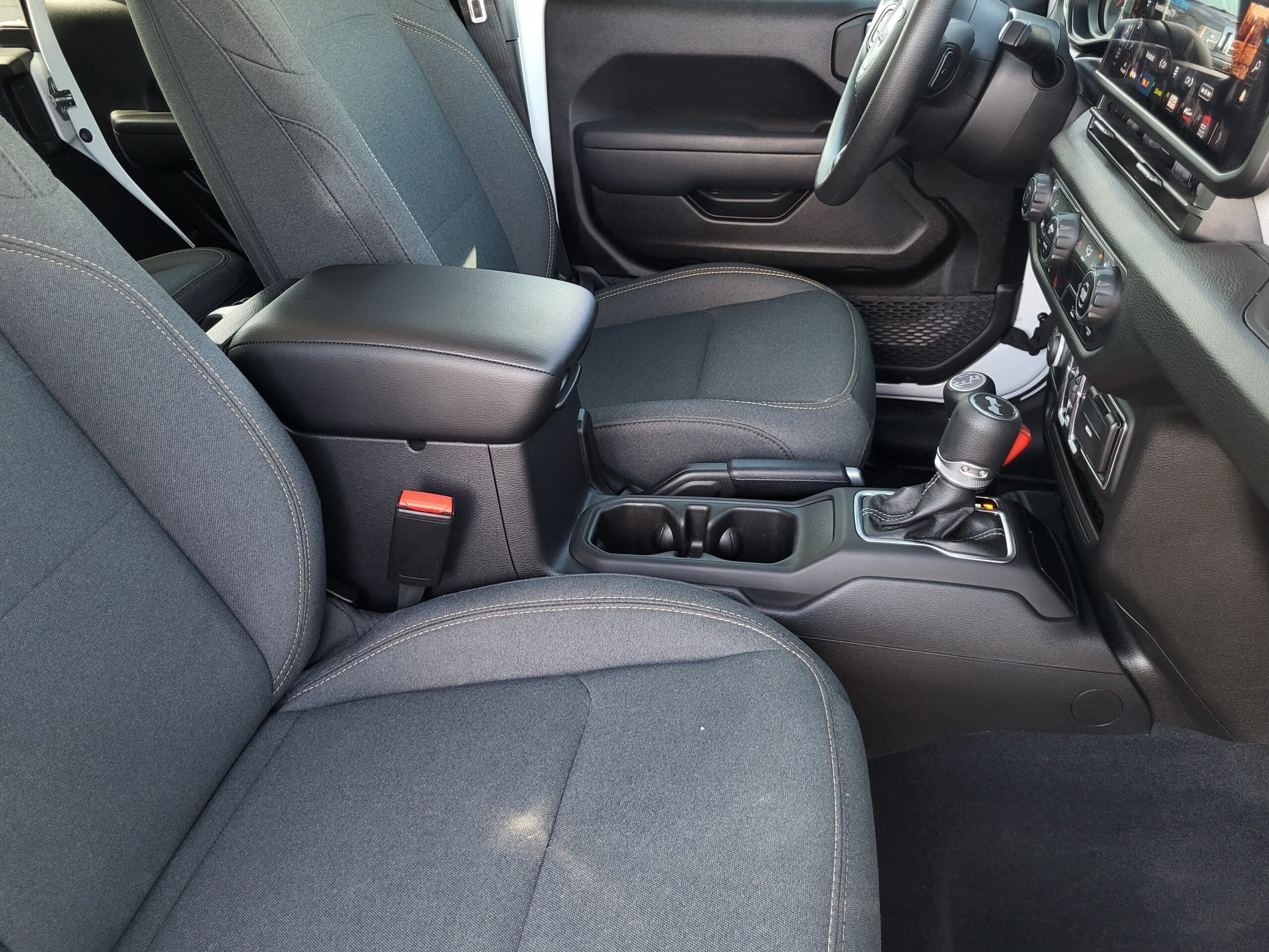 2025 Jeep Wrangler - Image 15