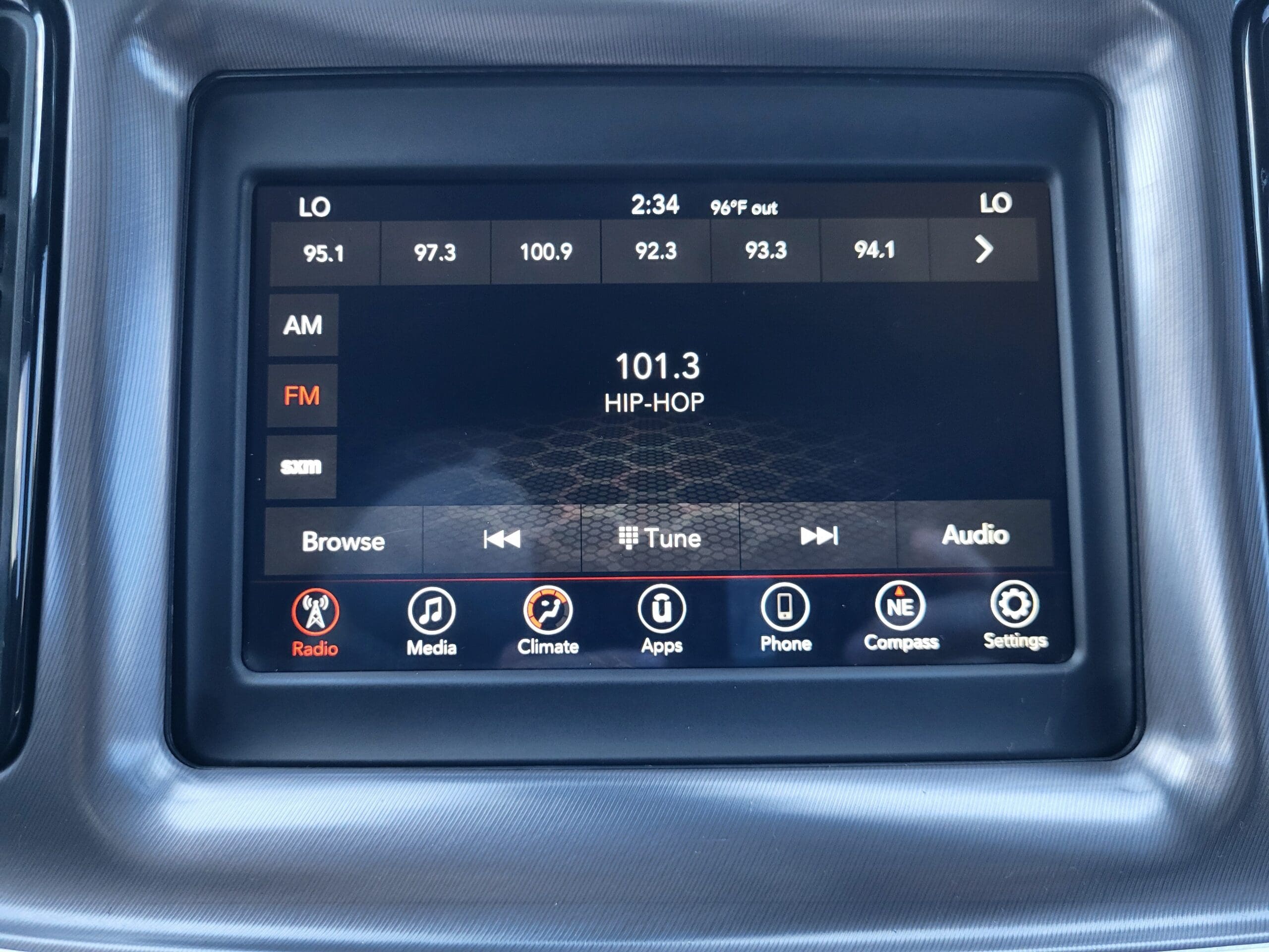 2019 Dodge Challenger - Image 18