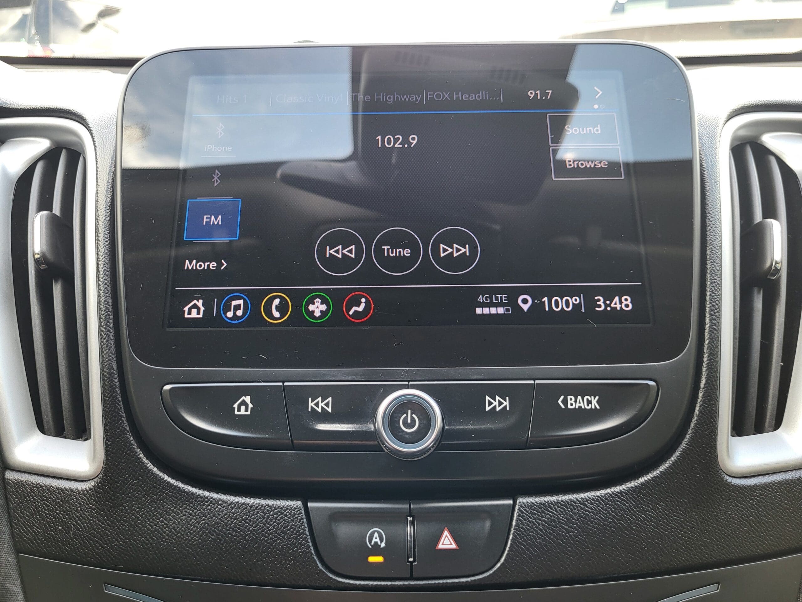 2024 Chevrolet Malibu - Image 18