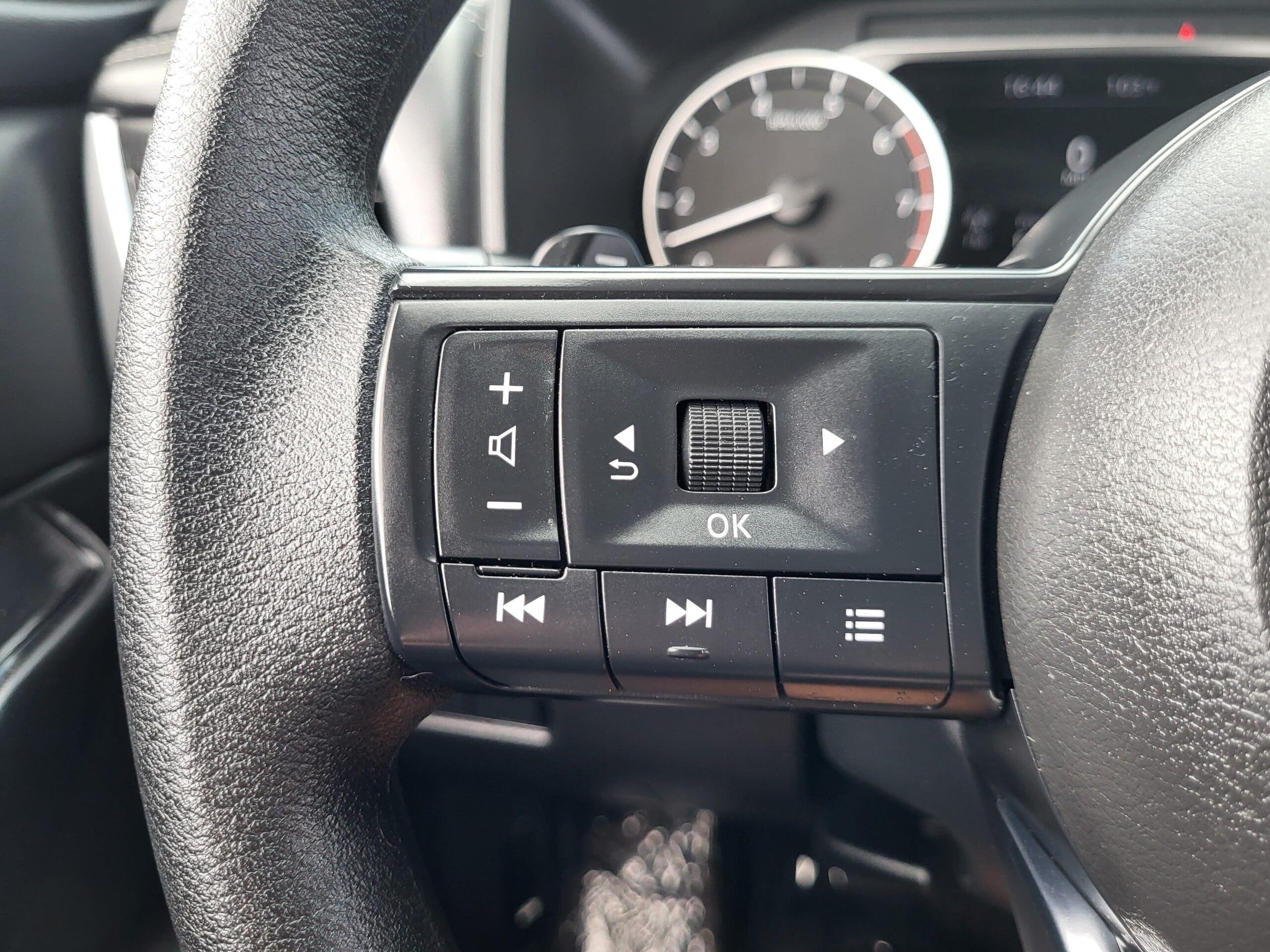 2024 Nissan Rogue - Image 27