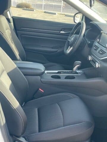 2021 Nissan Altima - Image 7