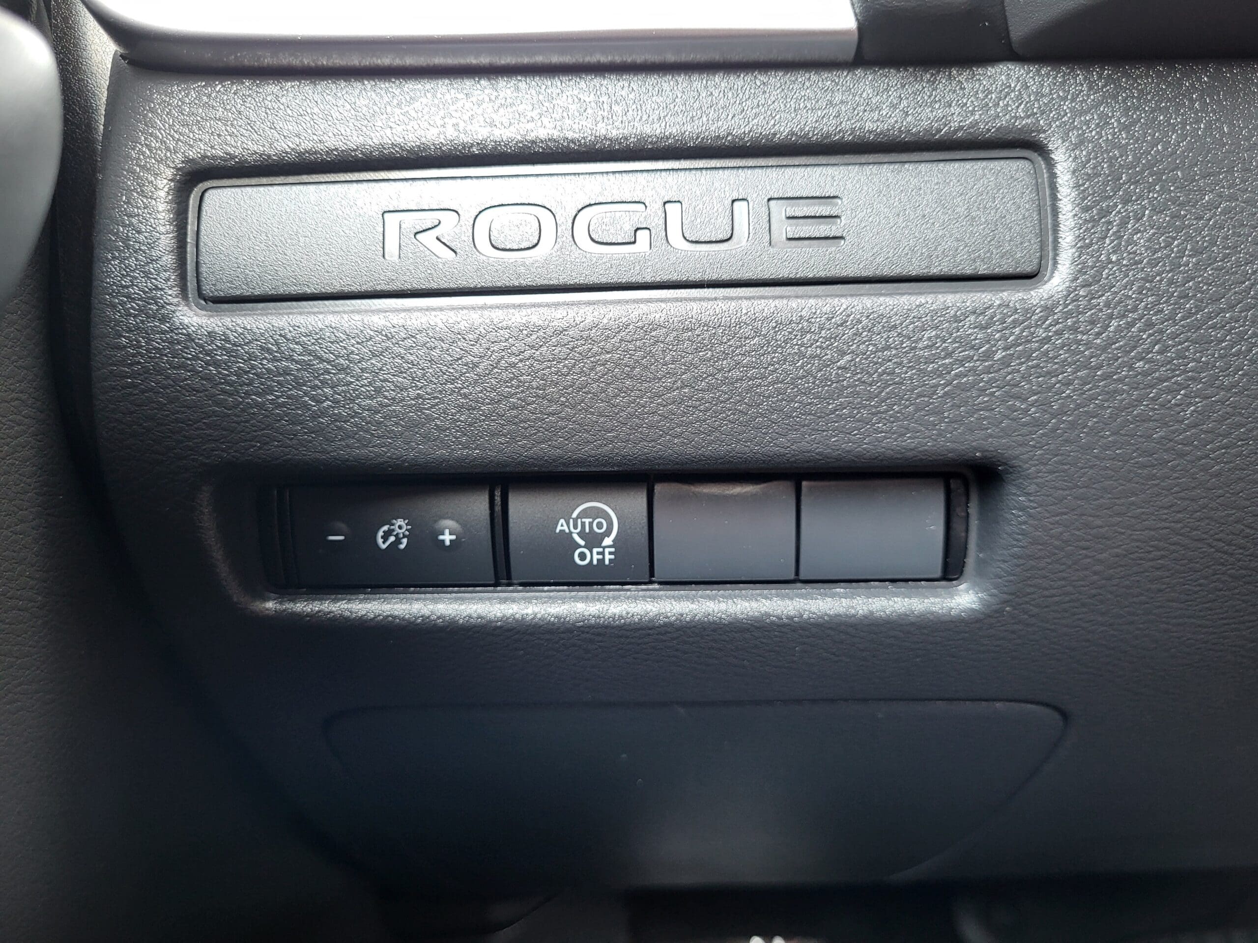 2026 Nissan Rogue - Image 24