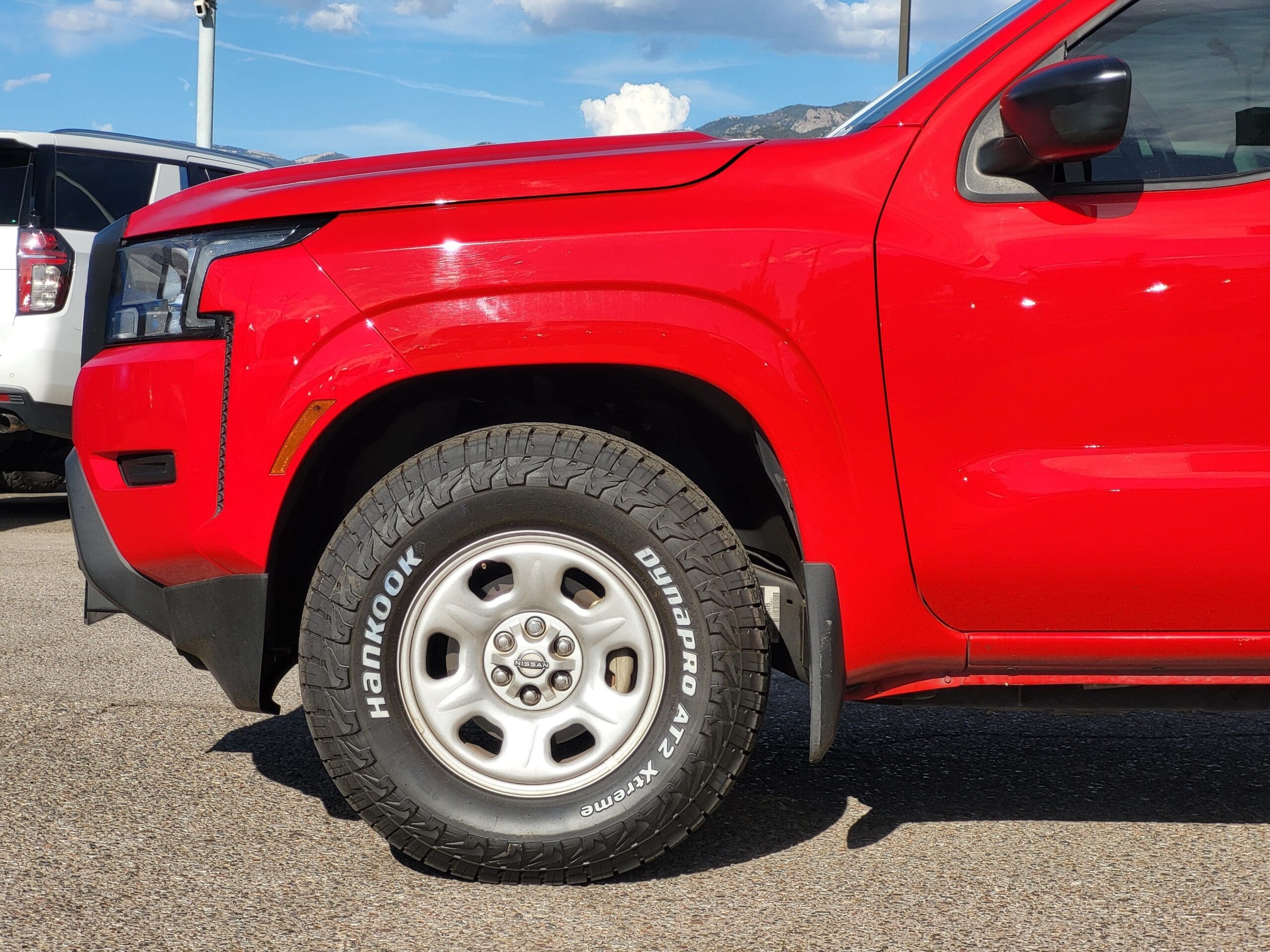 2022 Nissan Frontier - Image 9