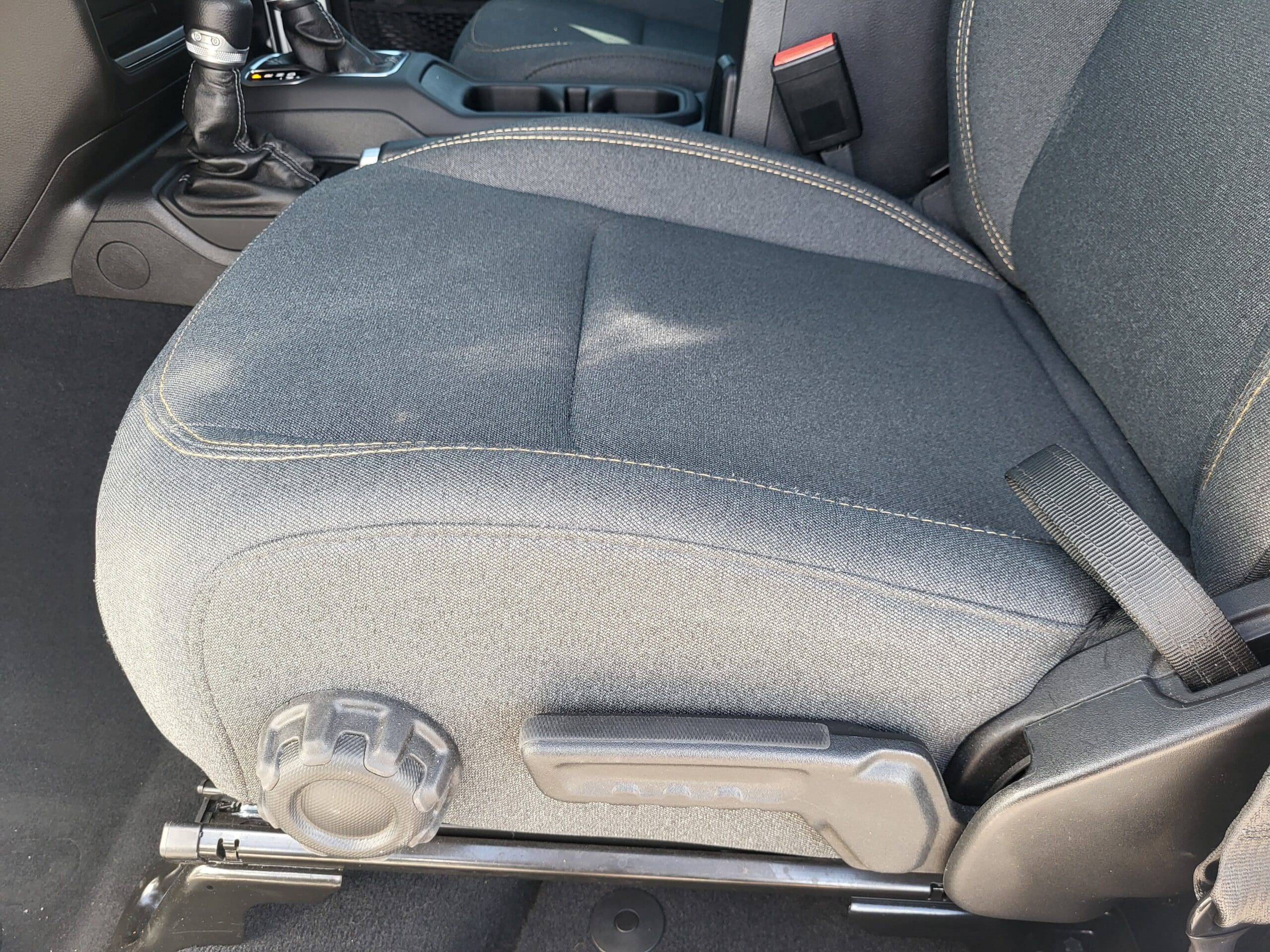 2025 Jeep Wrangler - Image 25