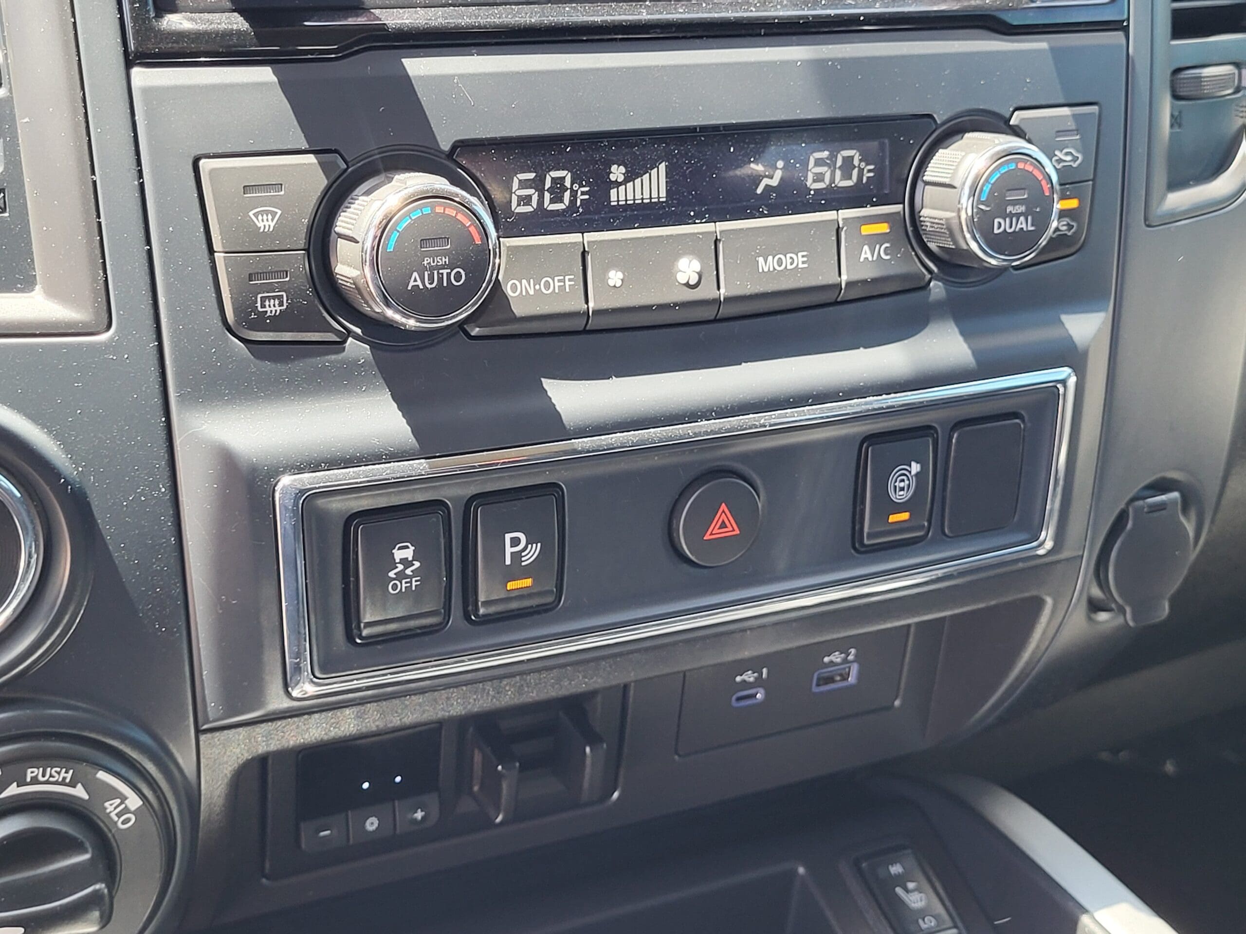 2024 Nissan Titan XD - Image 19