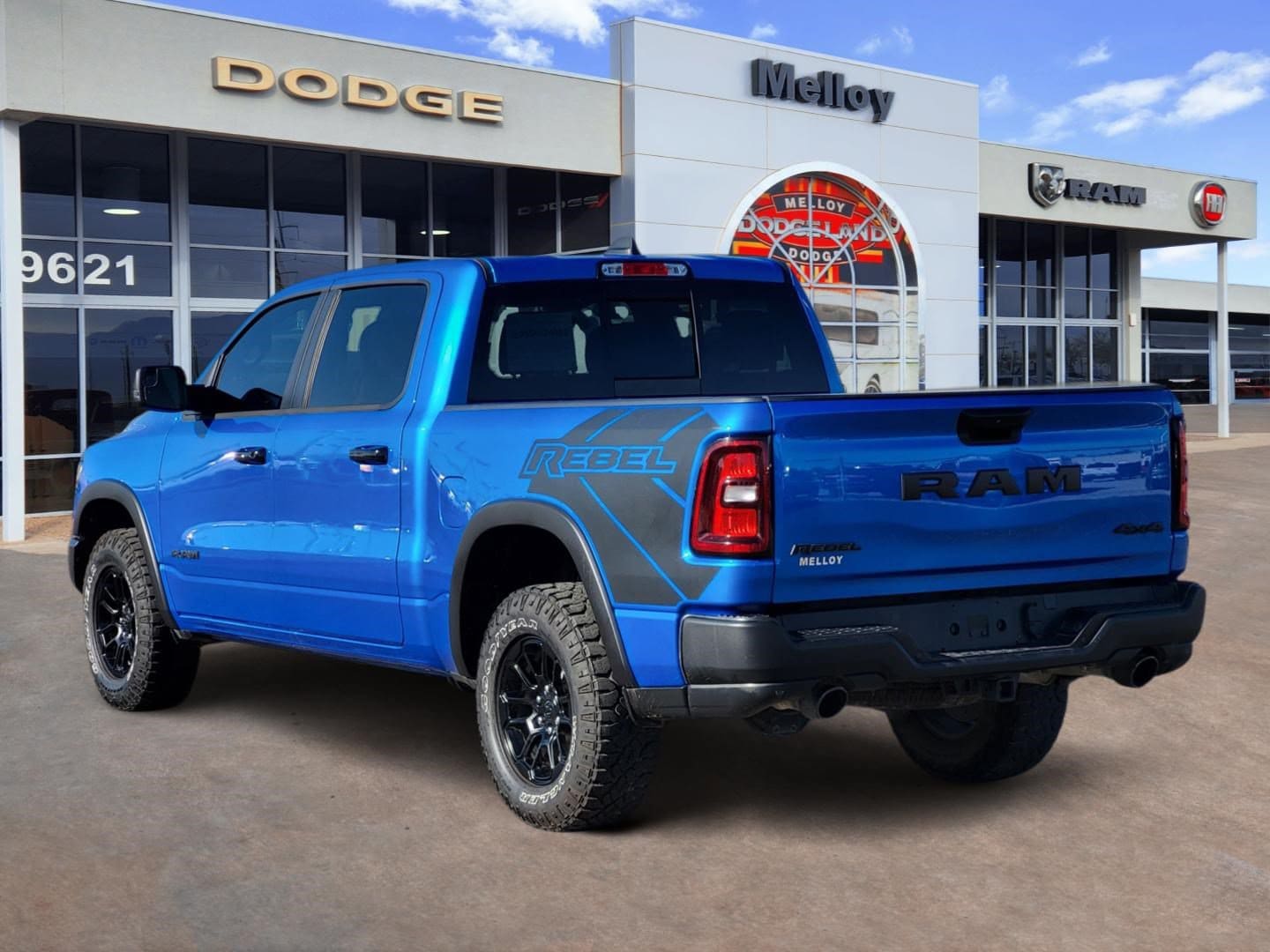 2025 Ram 1500 - Image 3