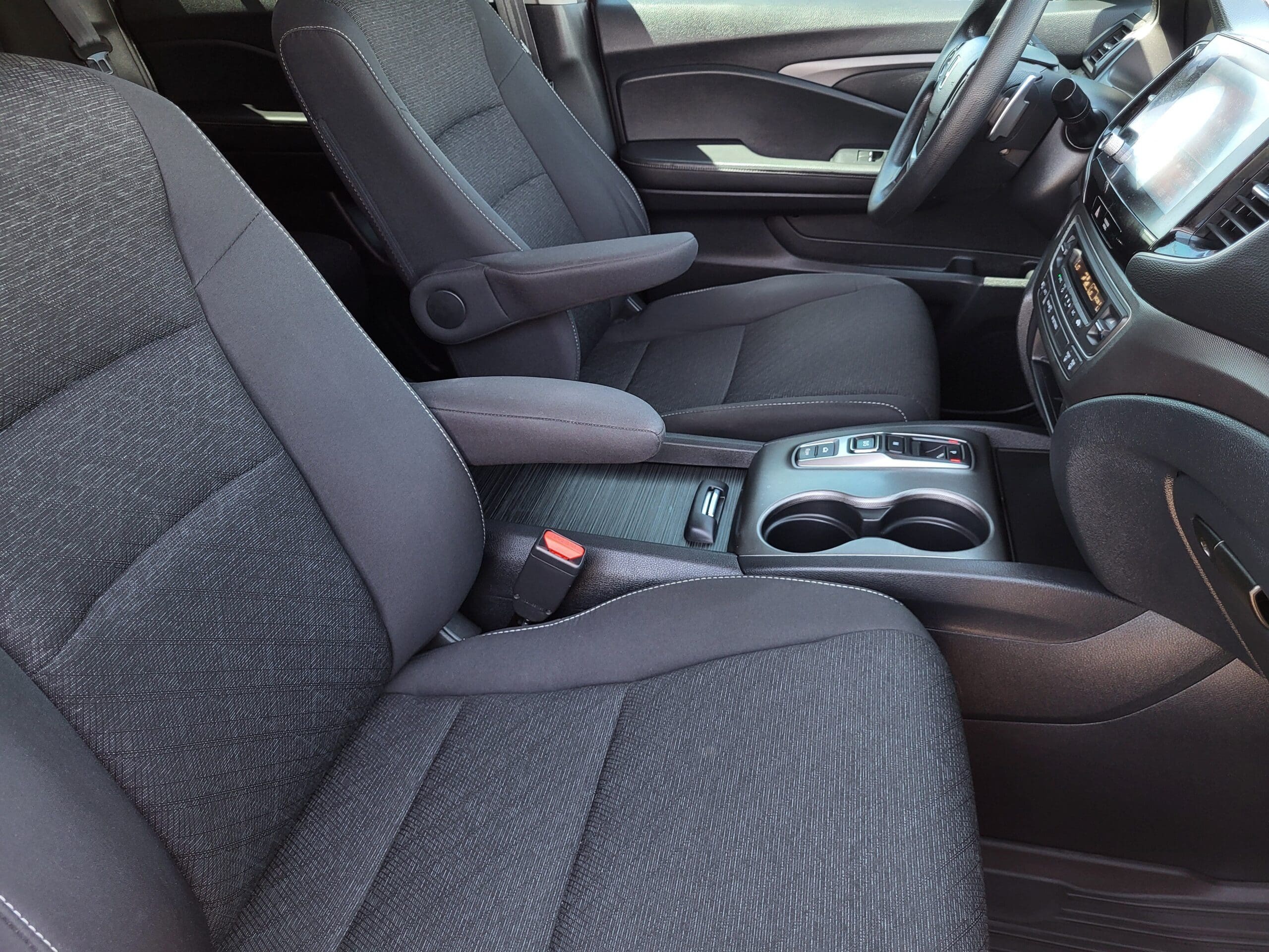 2021 Honda Ridgeline - Image 16