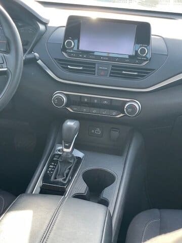2021 Nissan Altima - Image 4