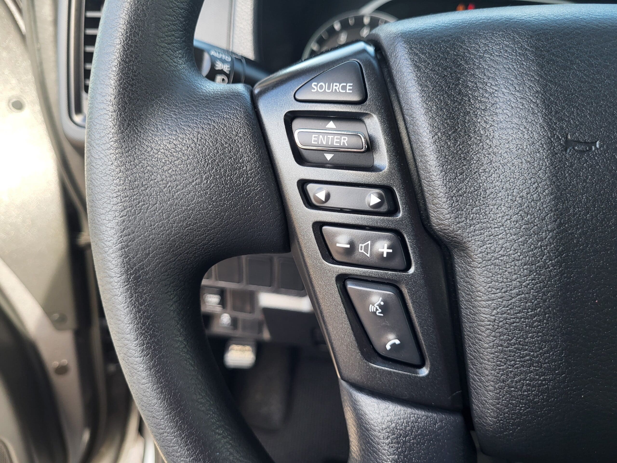 2024 Nissan Frontier - Image 27