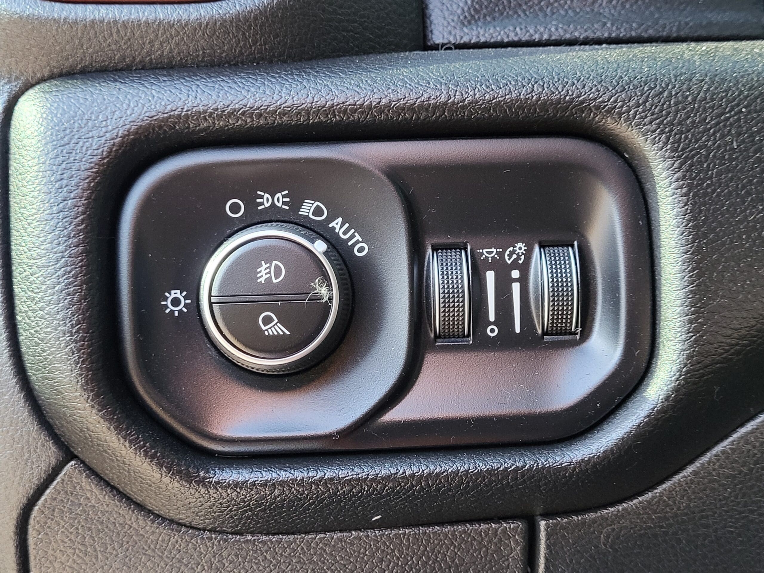 2025 Ram 1500 - Image 9