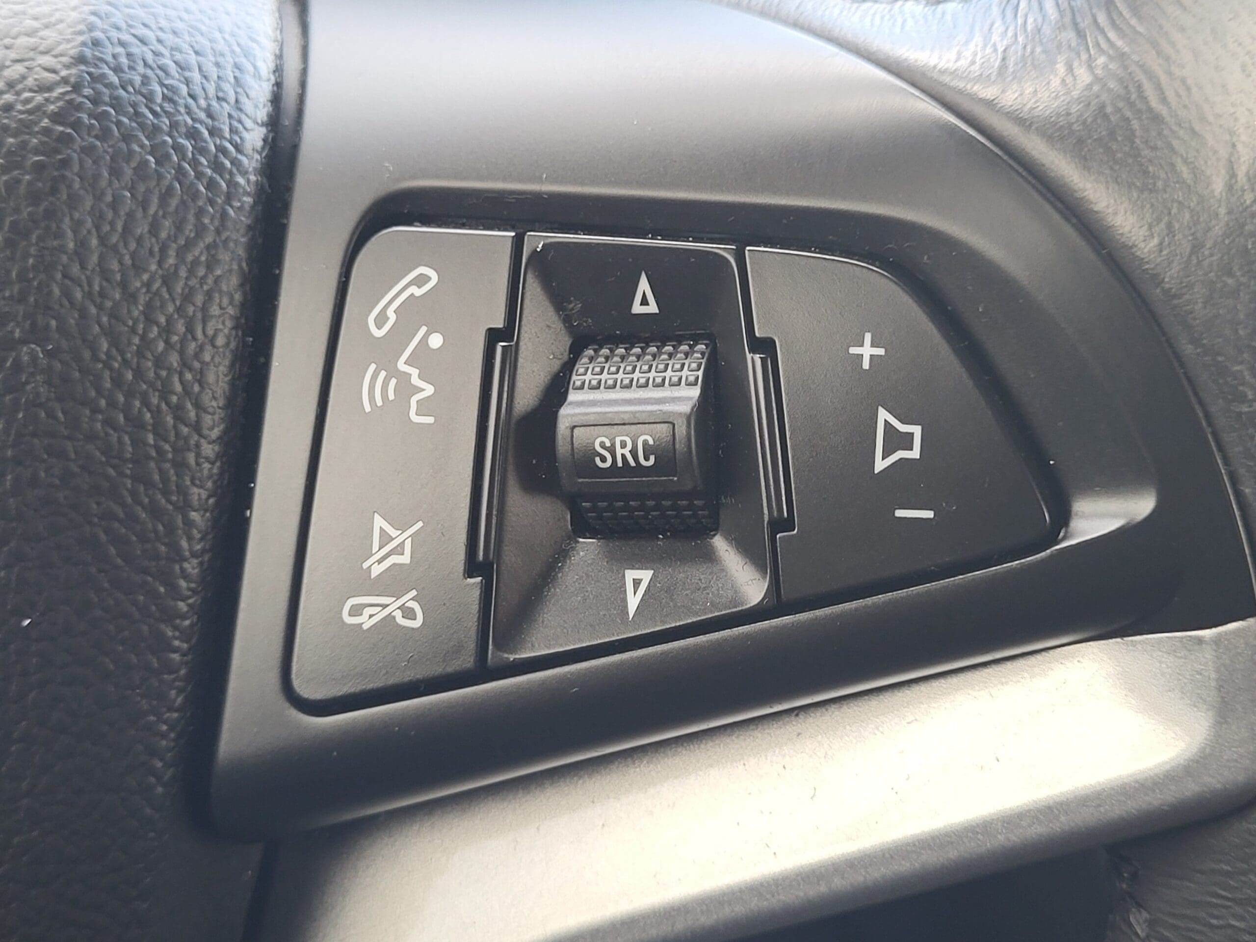 2022 Chevrolet Trax - Image 26