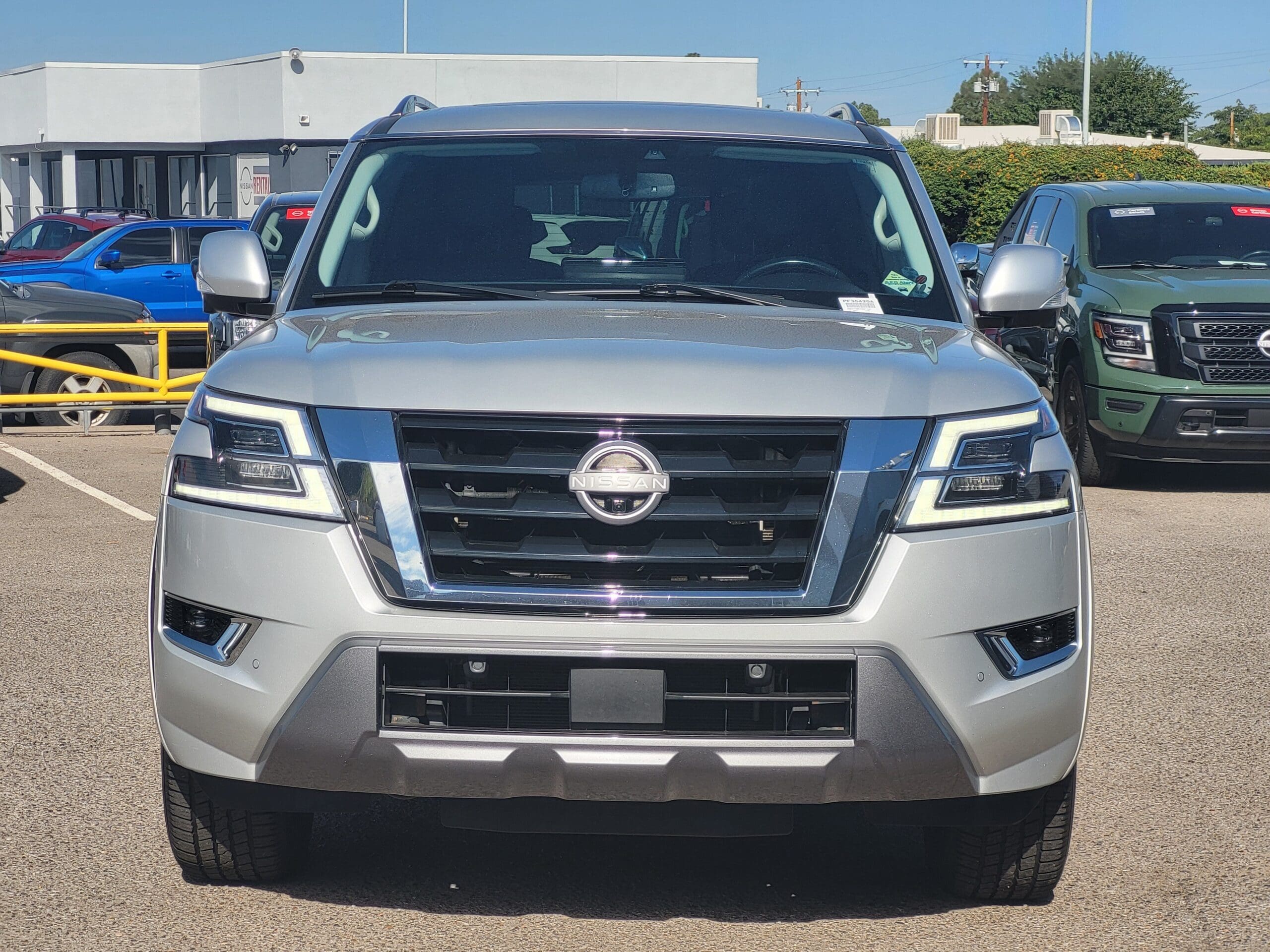 2022 Nissan Armada - Image 2