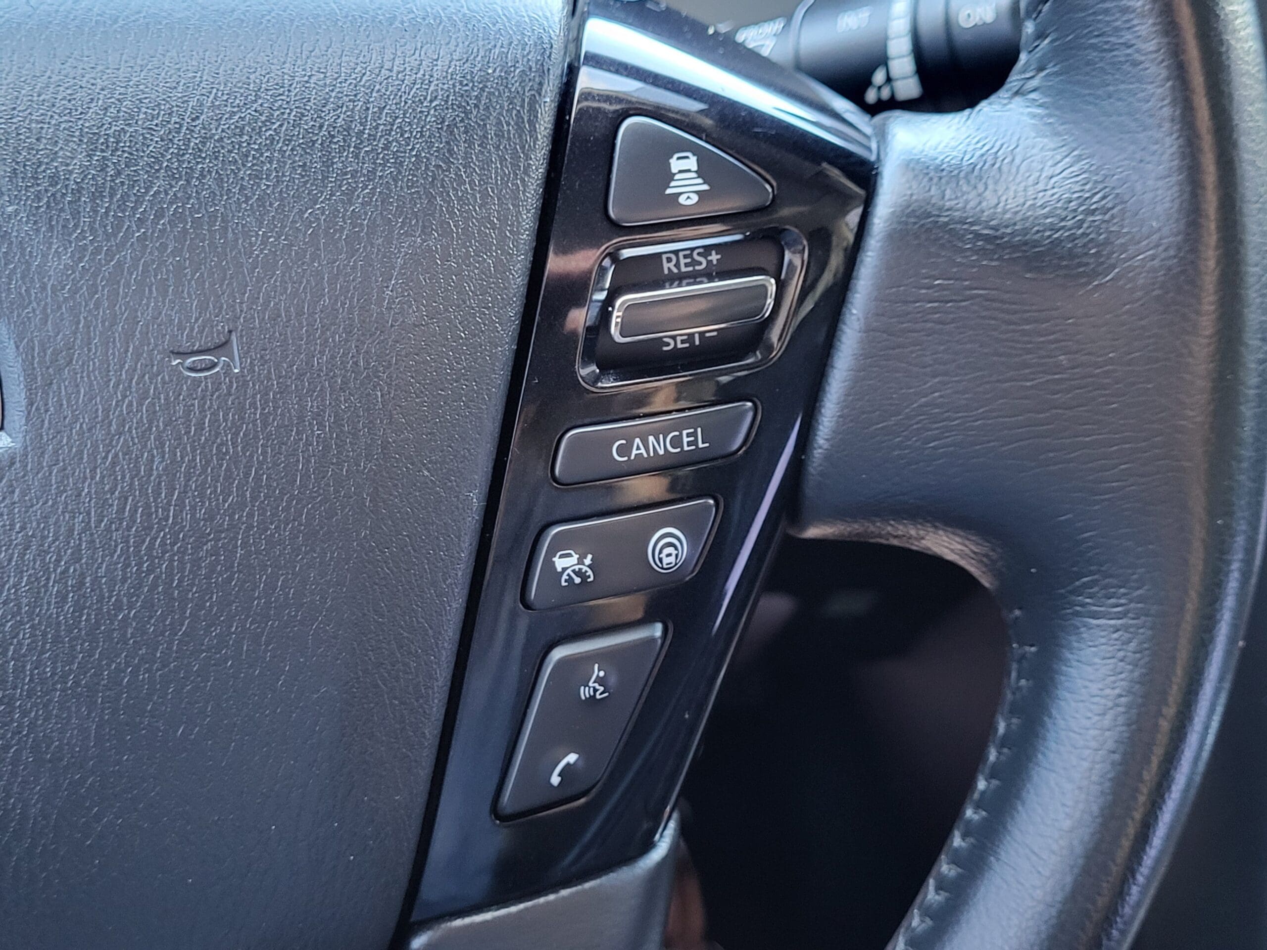 2022 Nissan Armada - Image 27