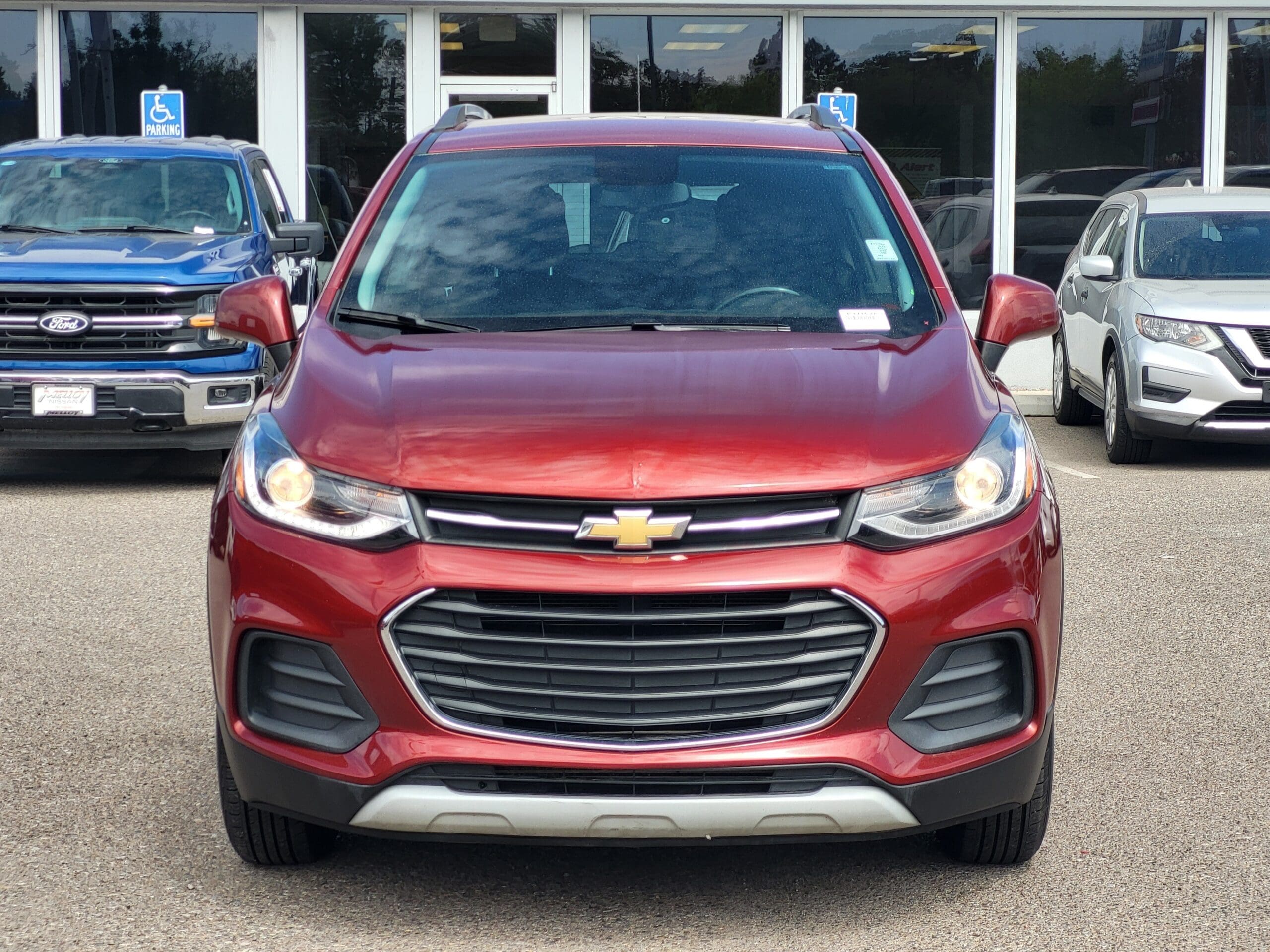 2022 Chevrolet Trax - Image 2