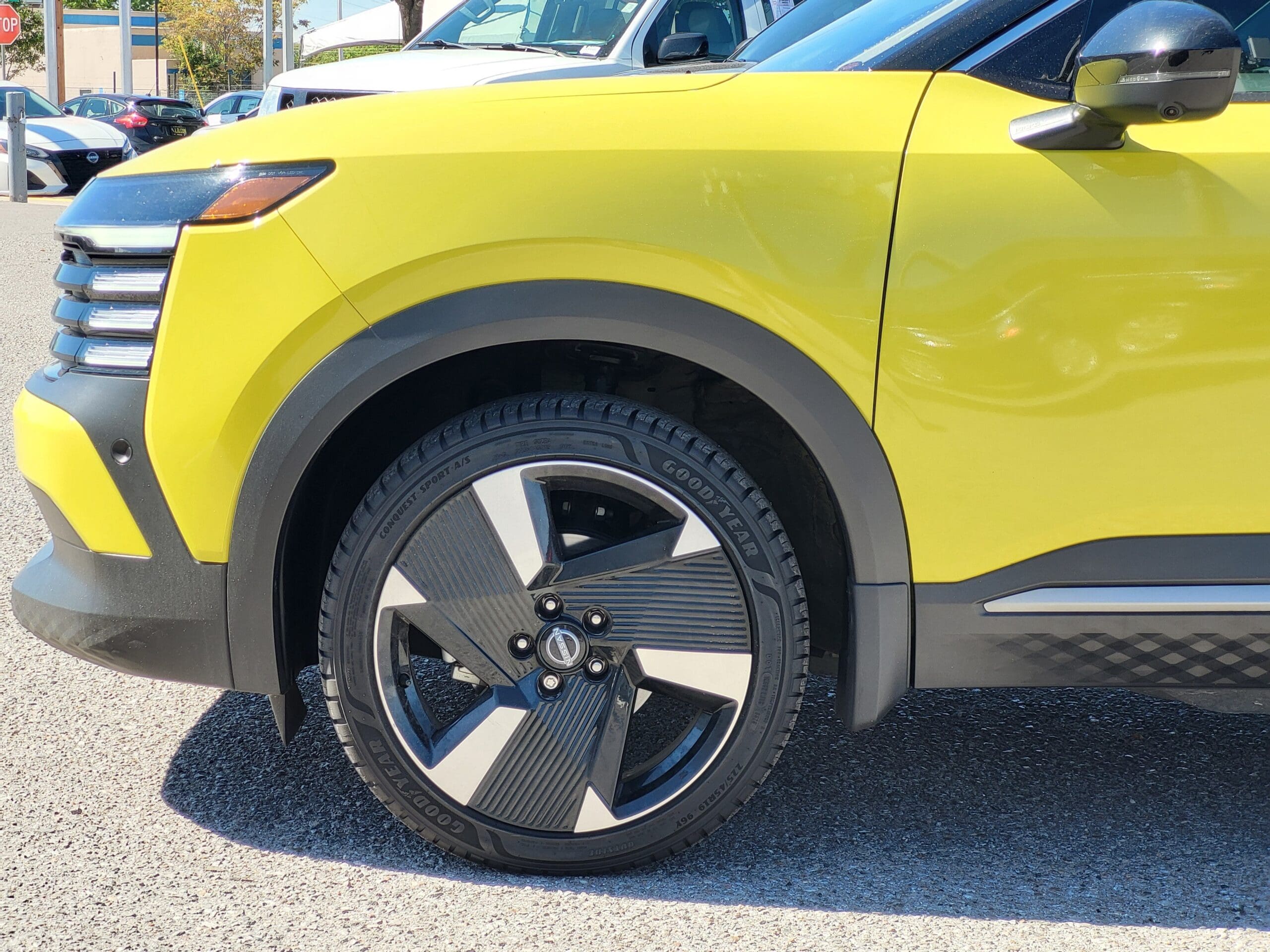 2025 Nissan Kicks - Image 8