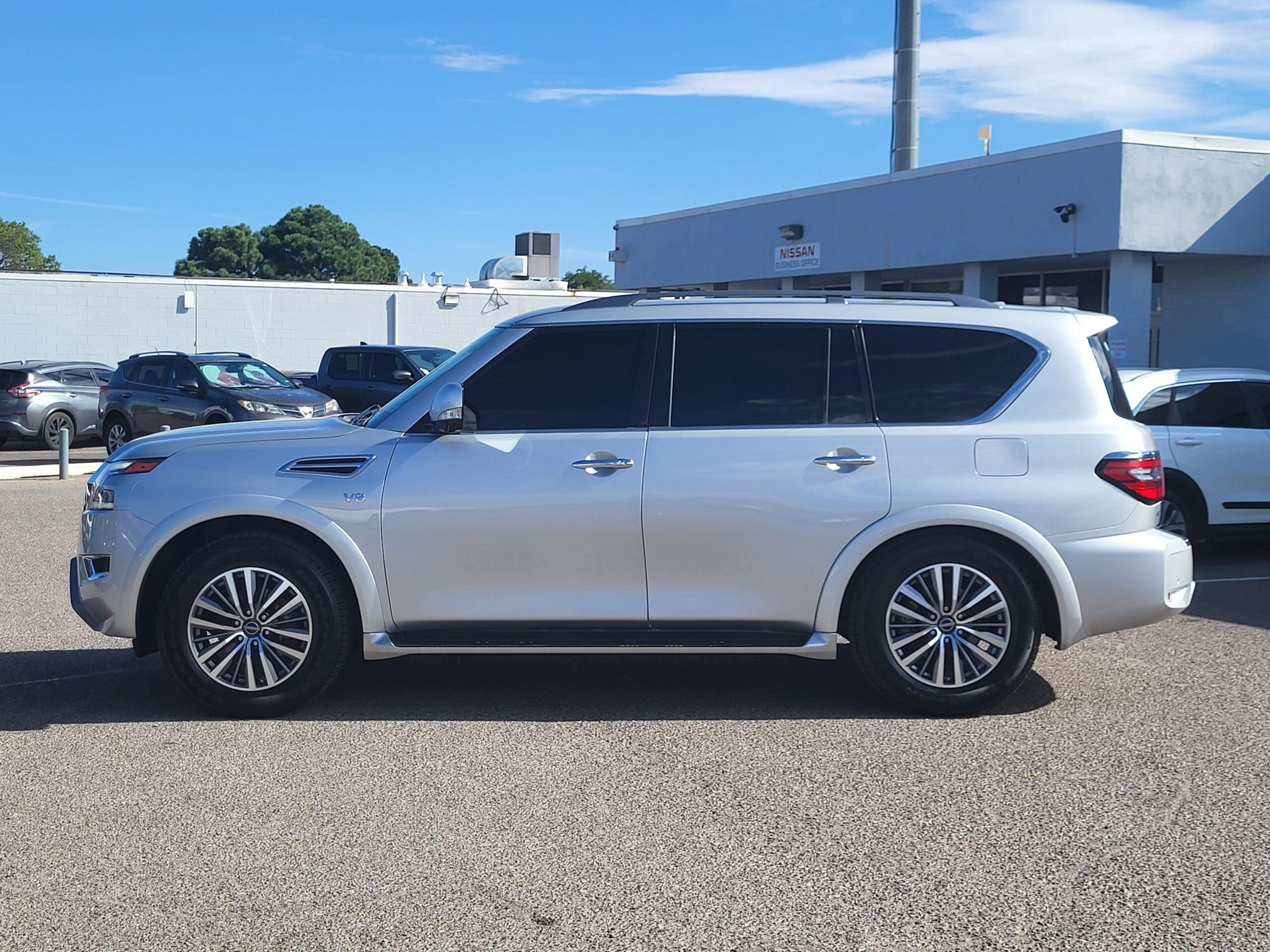 2022 Nissan Armada - Image 3