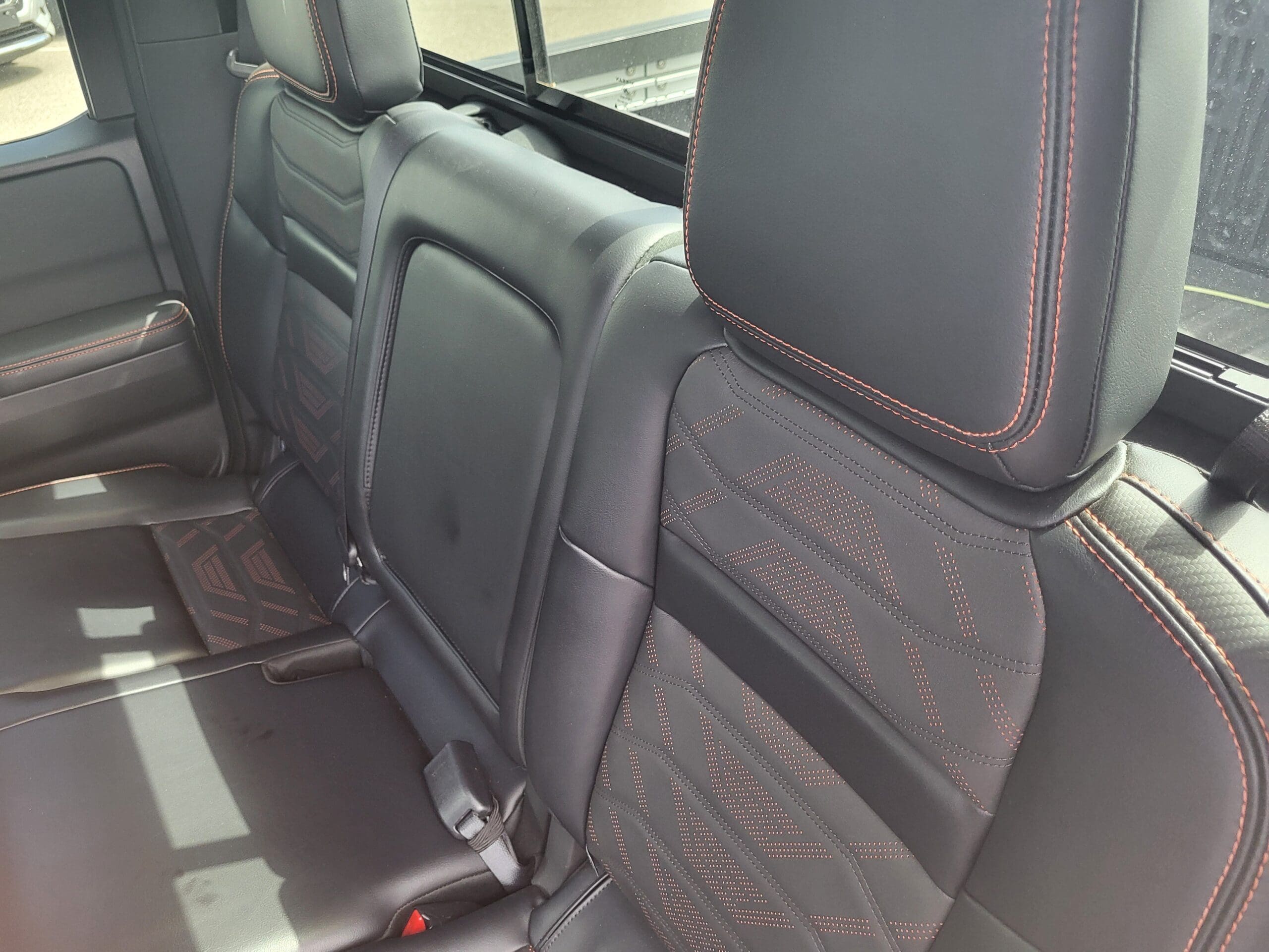 2025 Nissan Frontier - Image 28