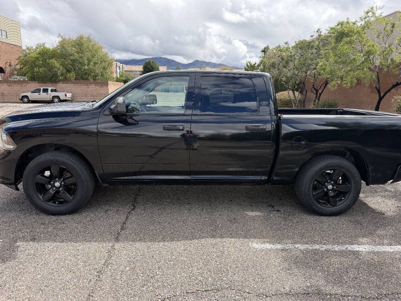 2014 RAM 1500 - Image 3