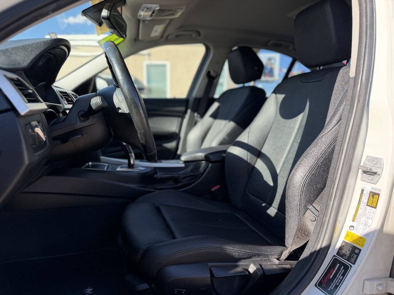 2018 BMW 3 Series - Image 12