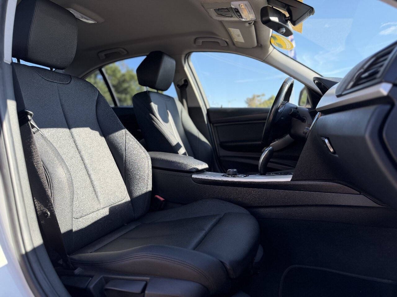 2018 BMW 3 Series - Image 13