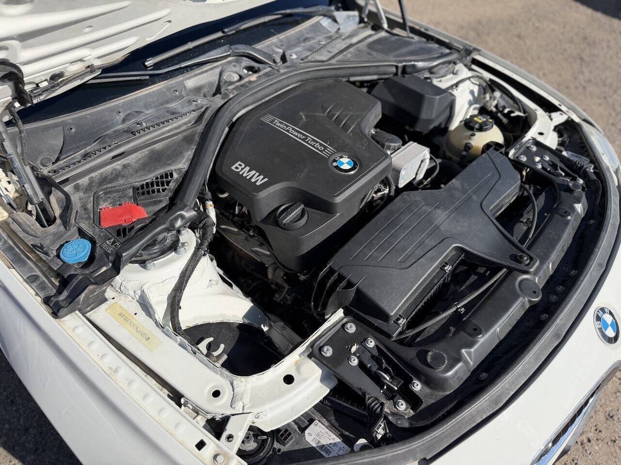 2018 BMW 3 Series - Image 9