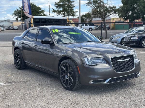2019 Chrysler 300