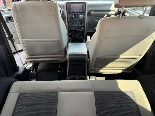 2010 Jeep Wrangler - Image 7