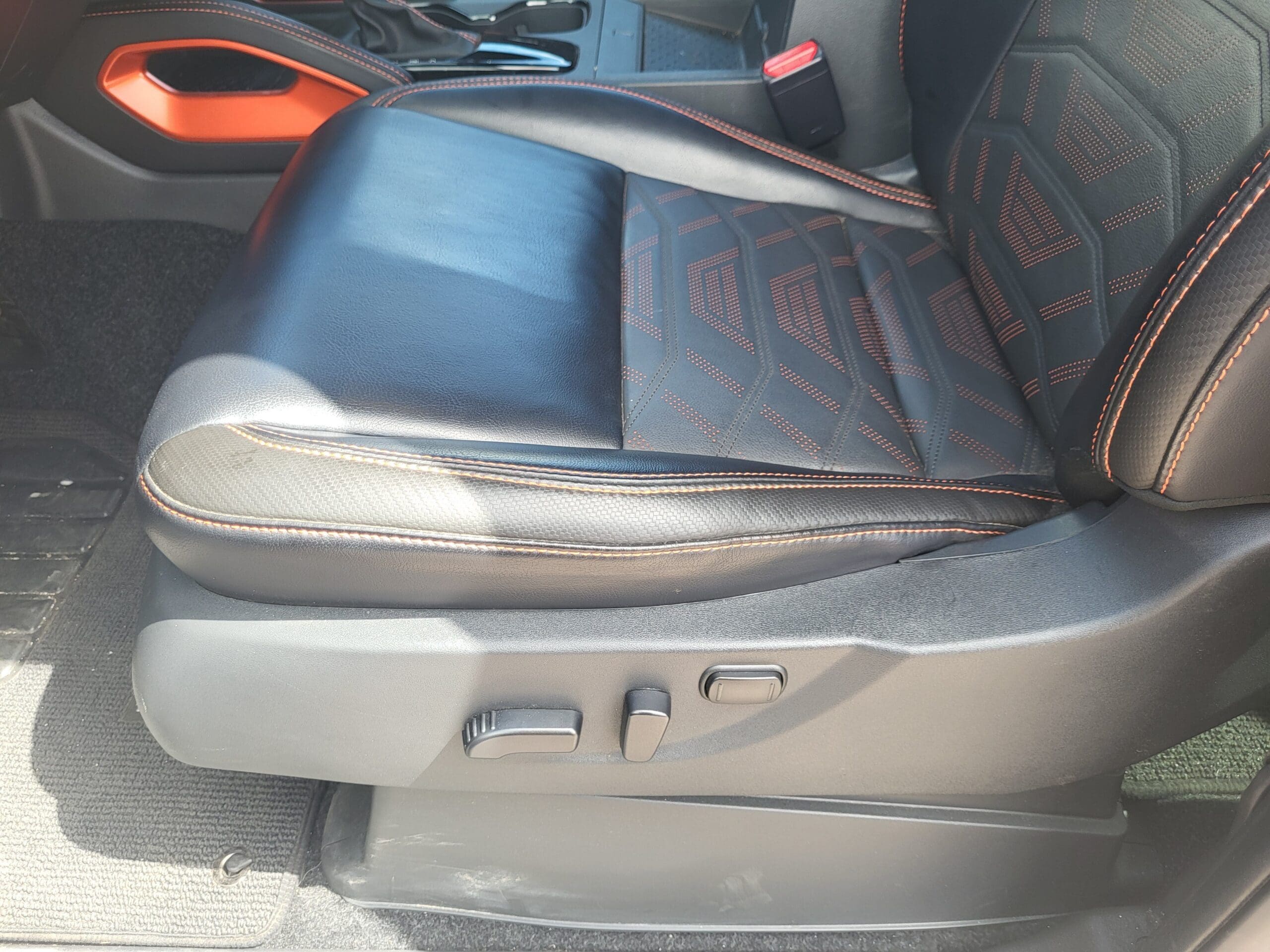 2025 Nissan Frontier - Image 21