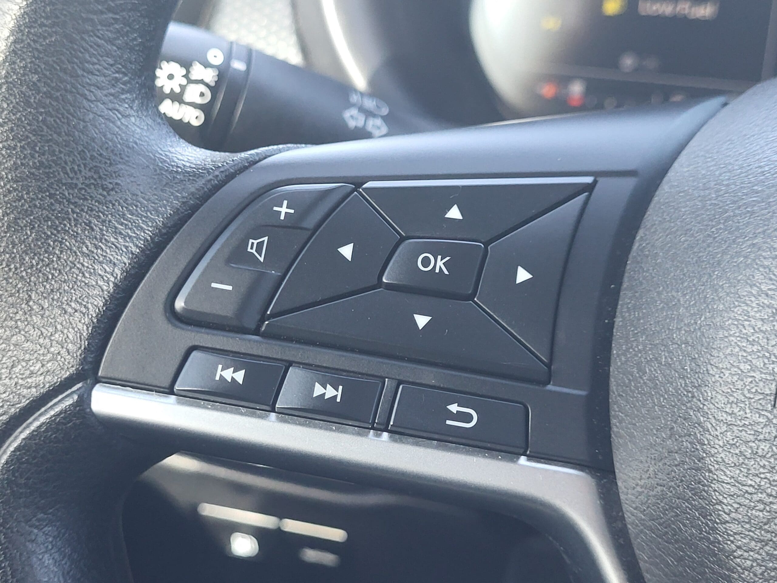 2023 Nissan Kicks - Image 26