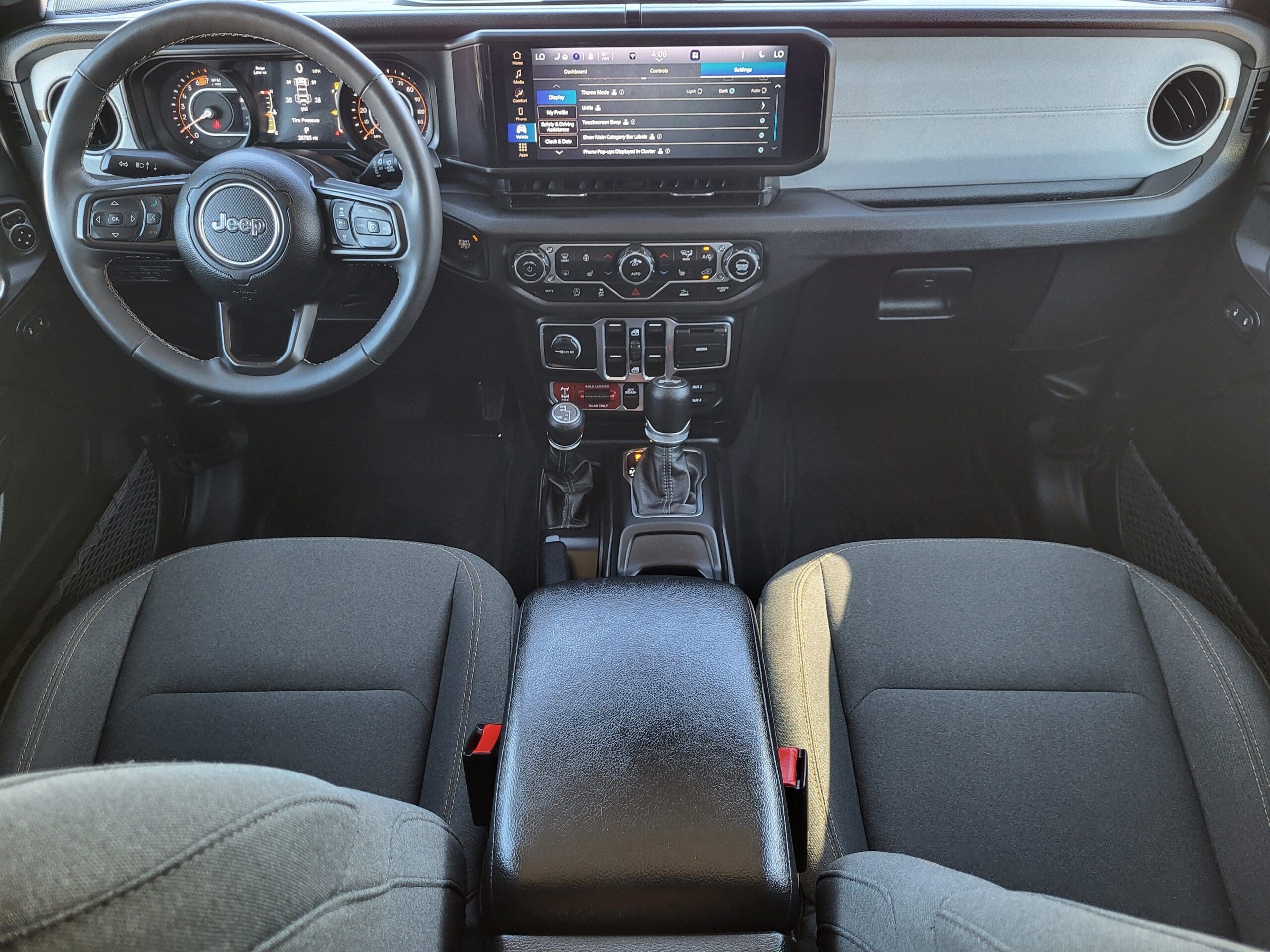 2025 Jeep Wrangler - Image 24