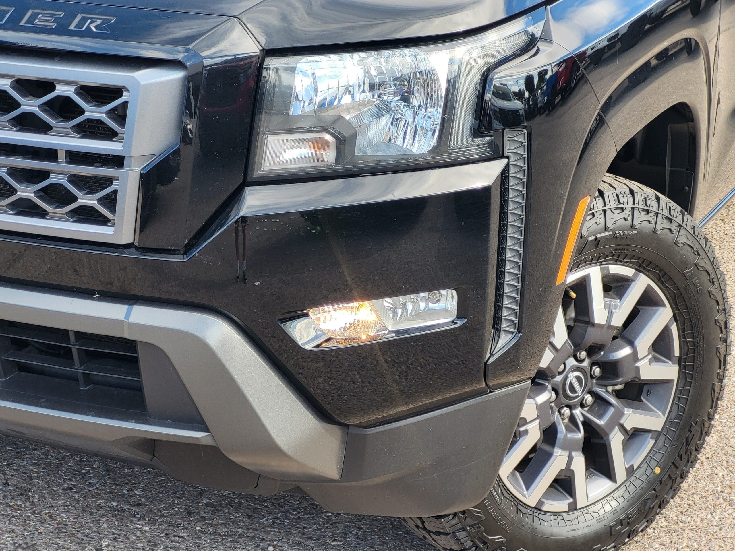 2022 Nissan Frontier - Image 8