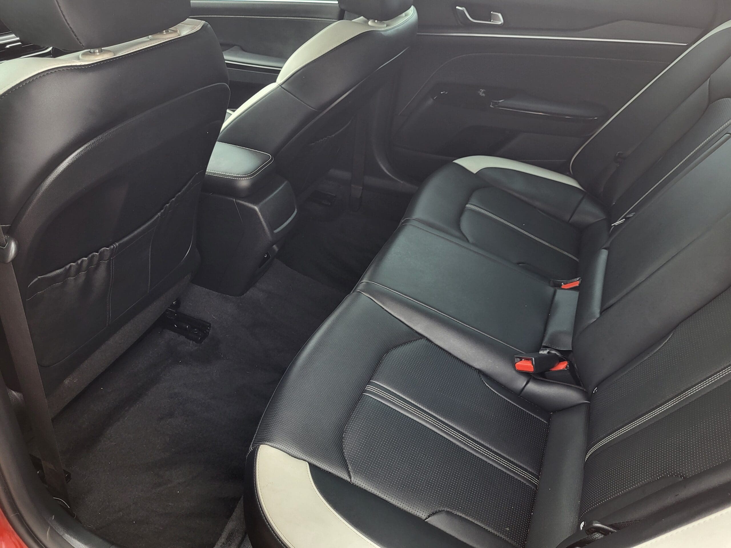 2025 Kia K5 - Image 28