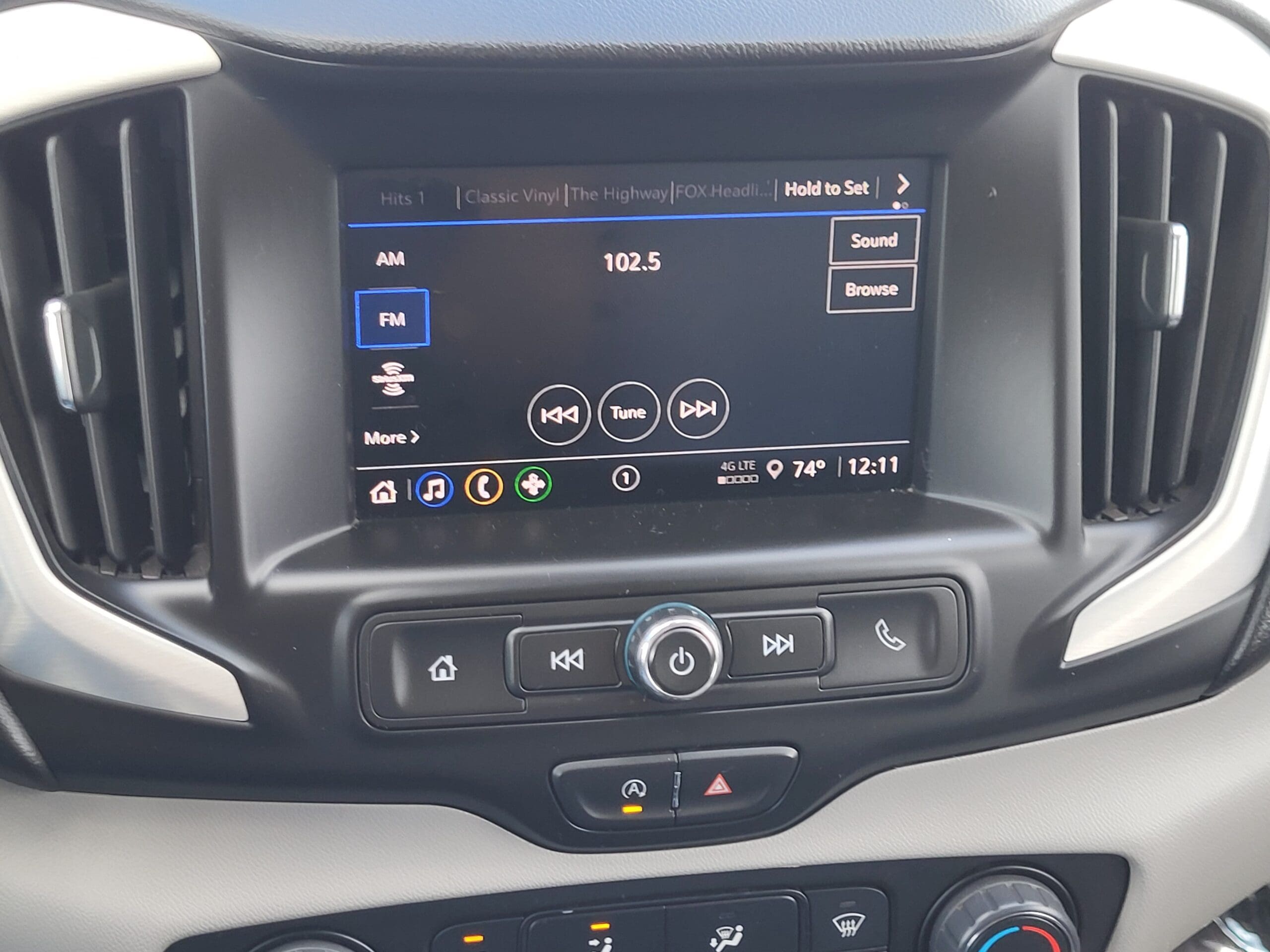 2024 GMC Terrain - Image 18