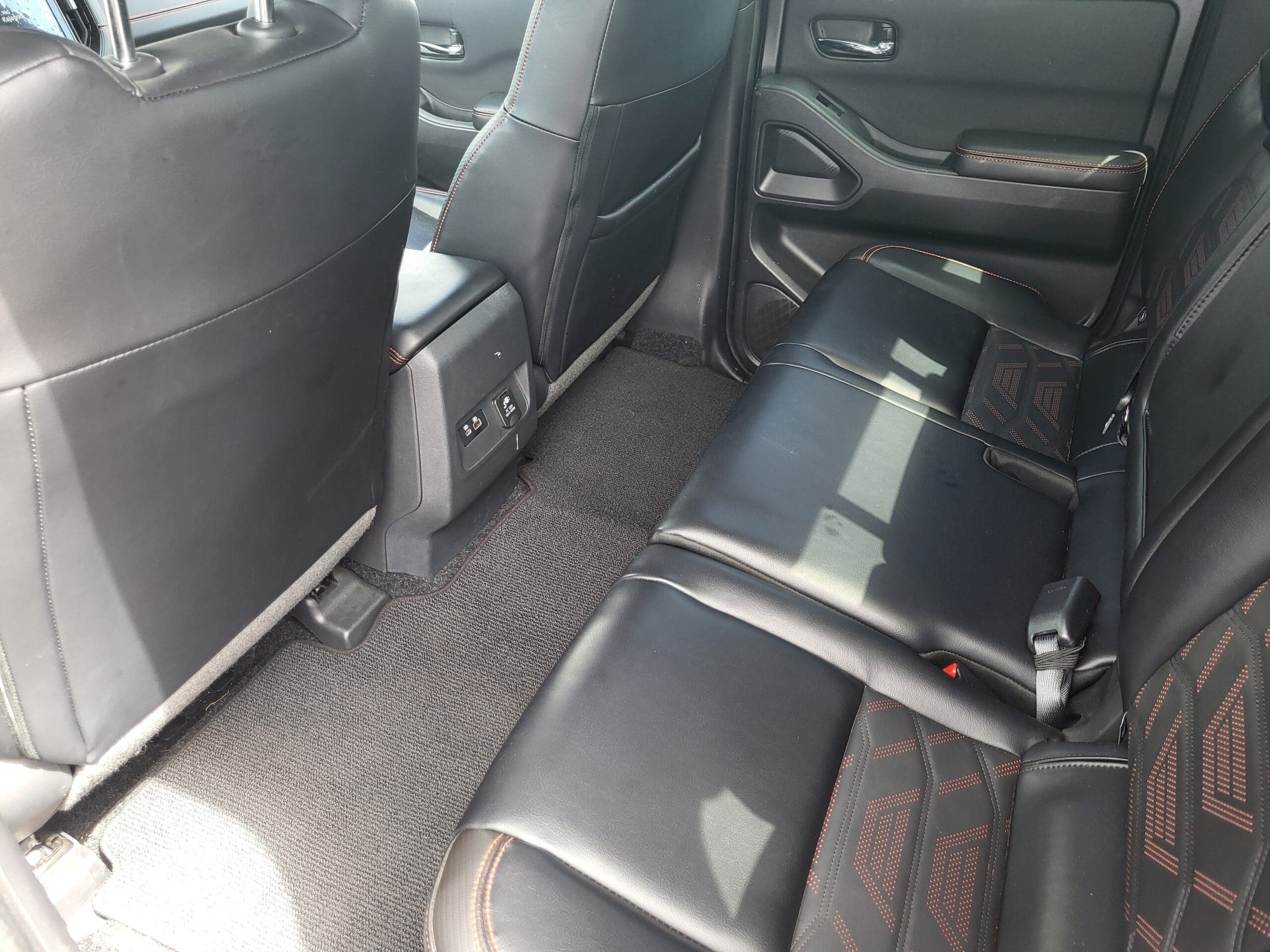 2025 Nissan Frontier - Image 27