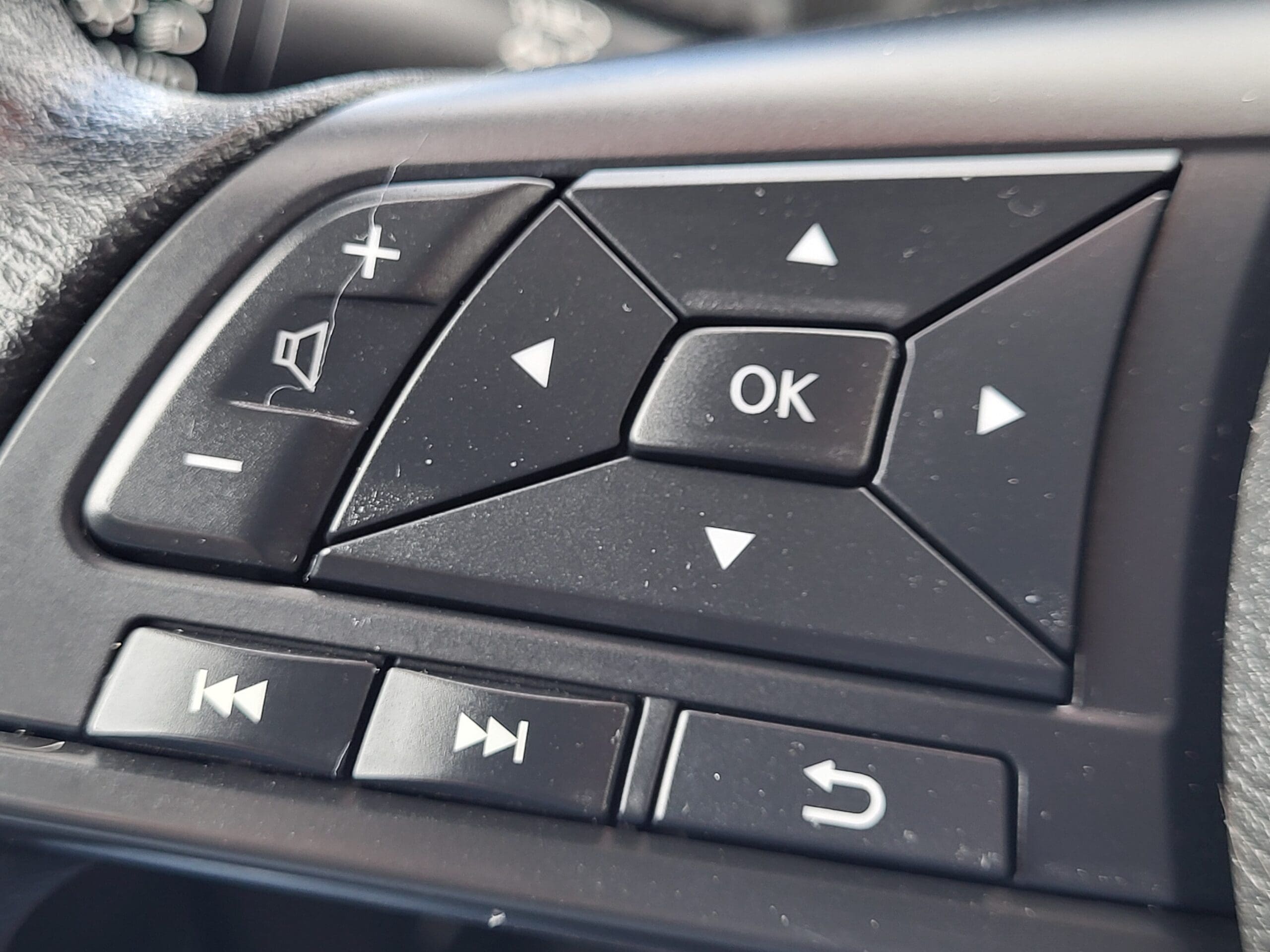 2025 Nissan Sentra - Image 29