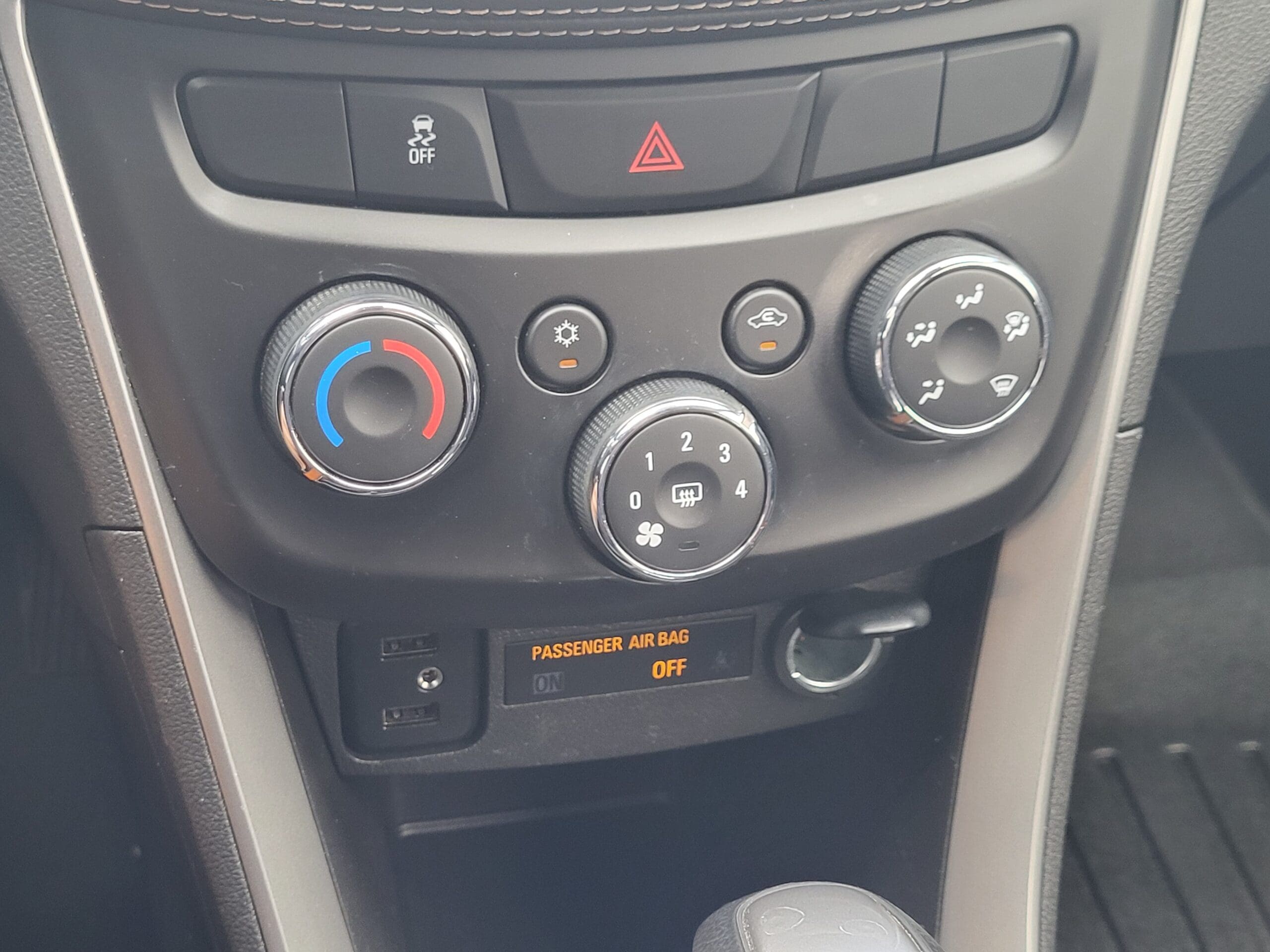 2022 Chevrolet Trax - Image 17
