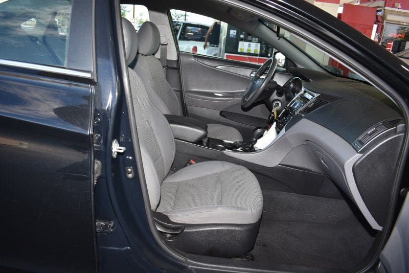 2011 Hyundai Sonata - Image 10