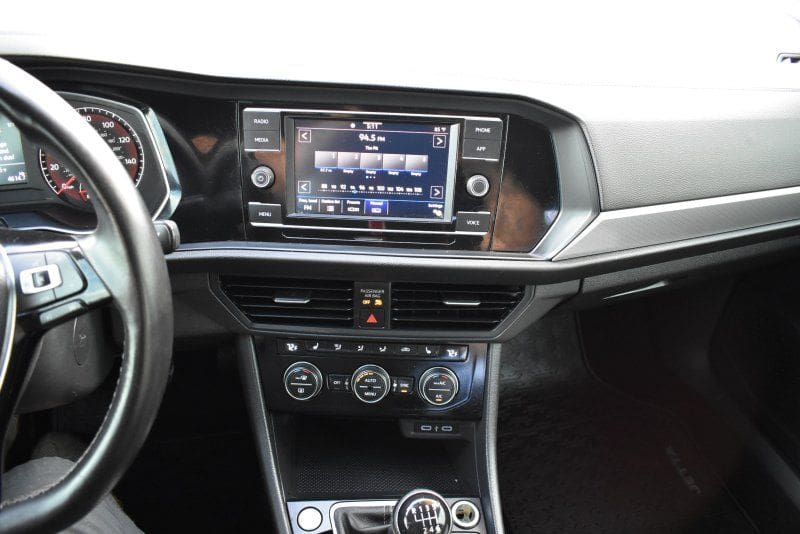 2020 Volkswagen Jetta - Image 11