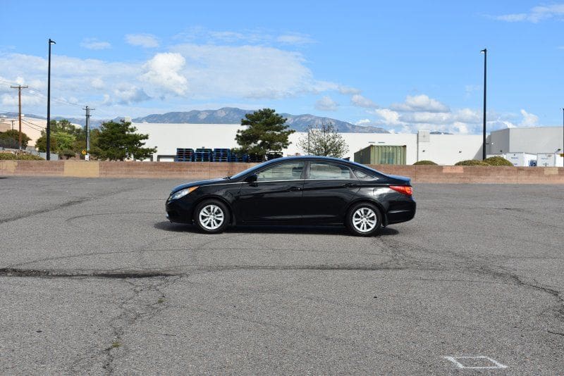 2011 Hyundai Sonata - Image 4