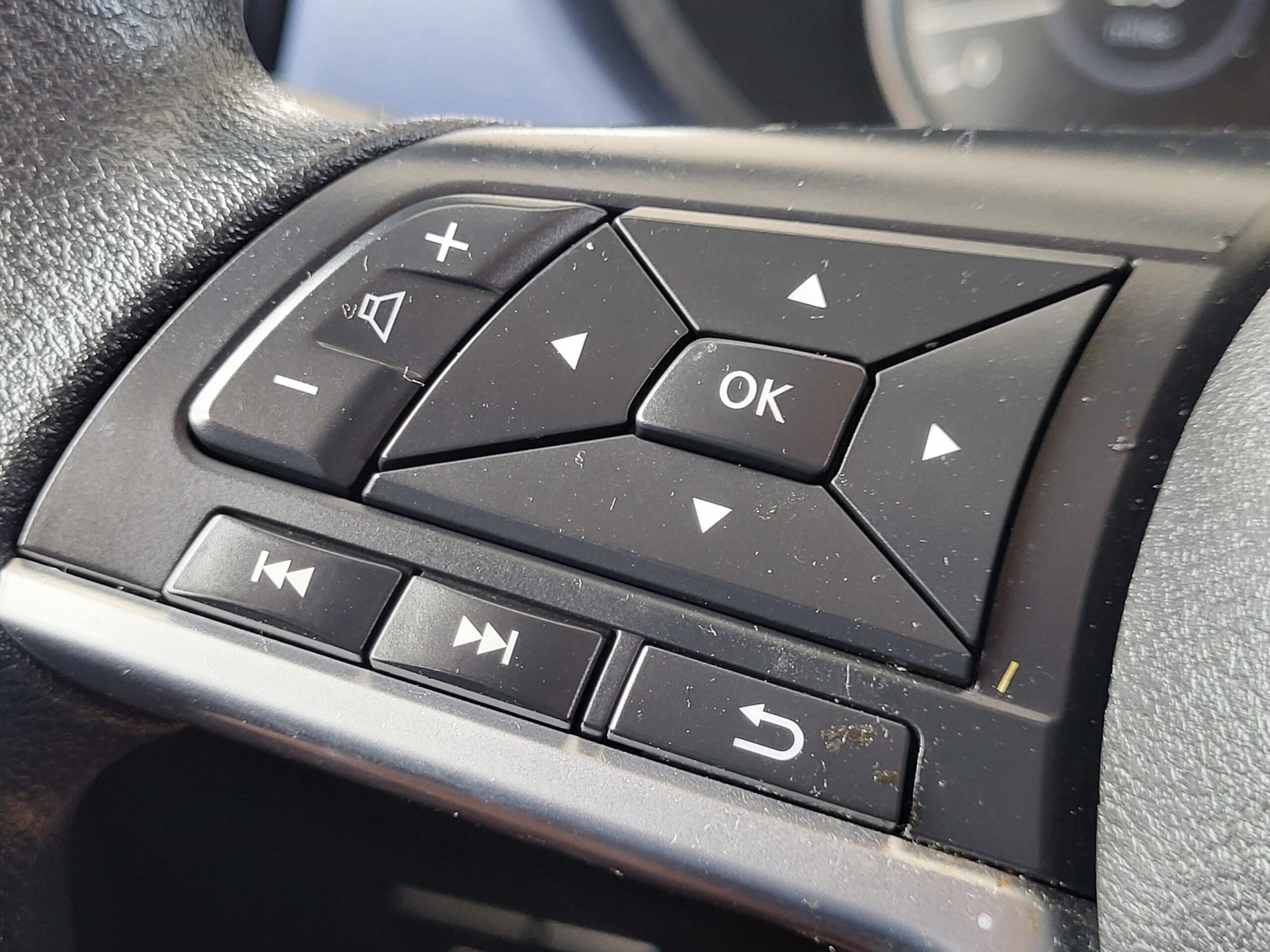 2024 Nissan Versa - Image 18