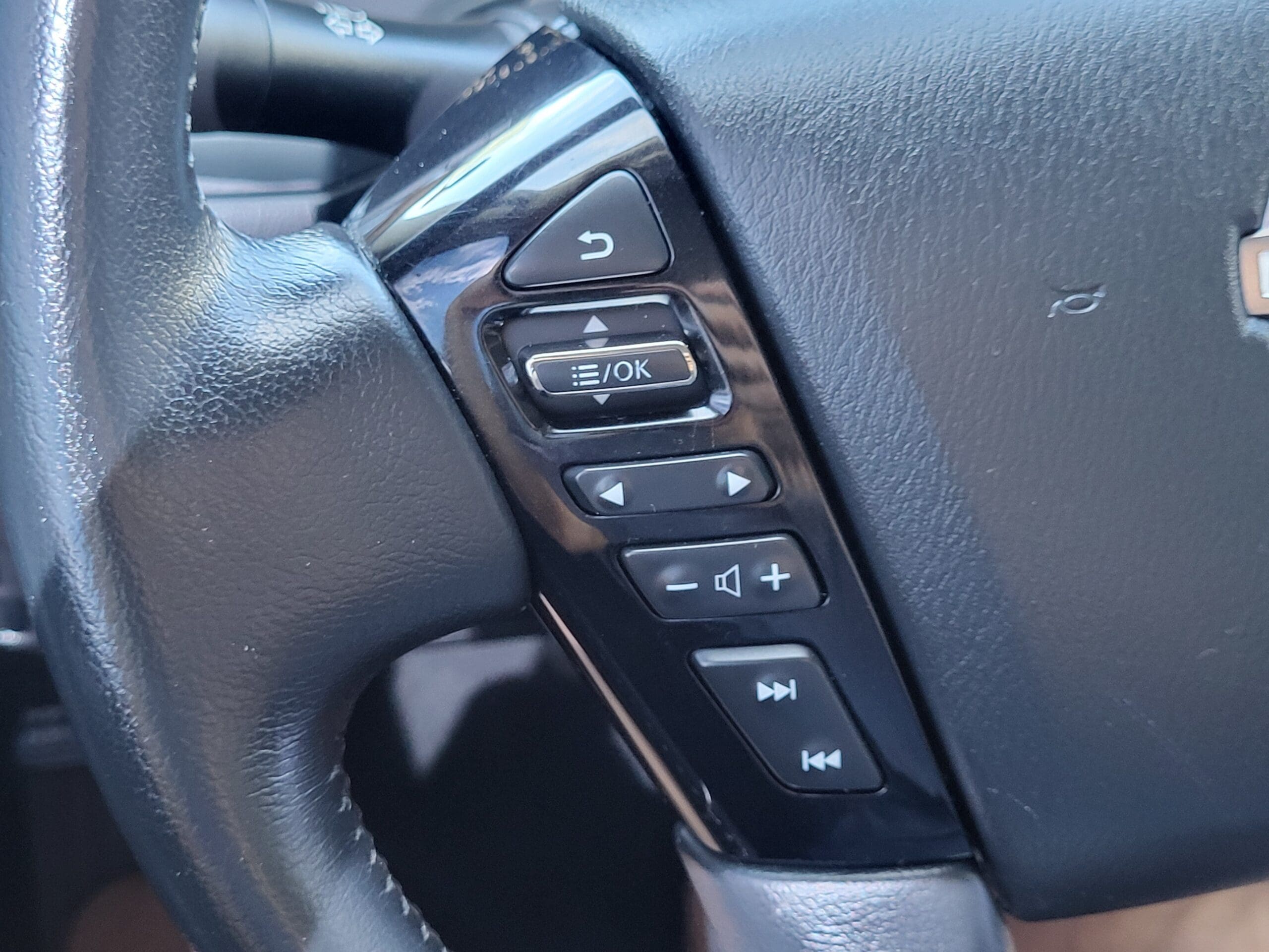 2022 Nissan Armada - Image 26