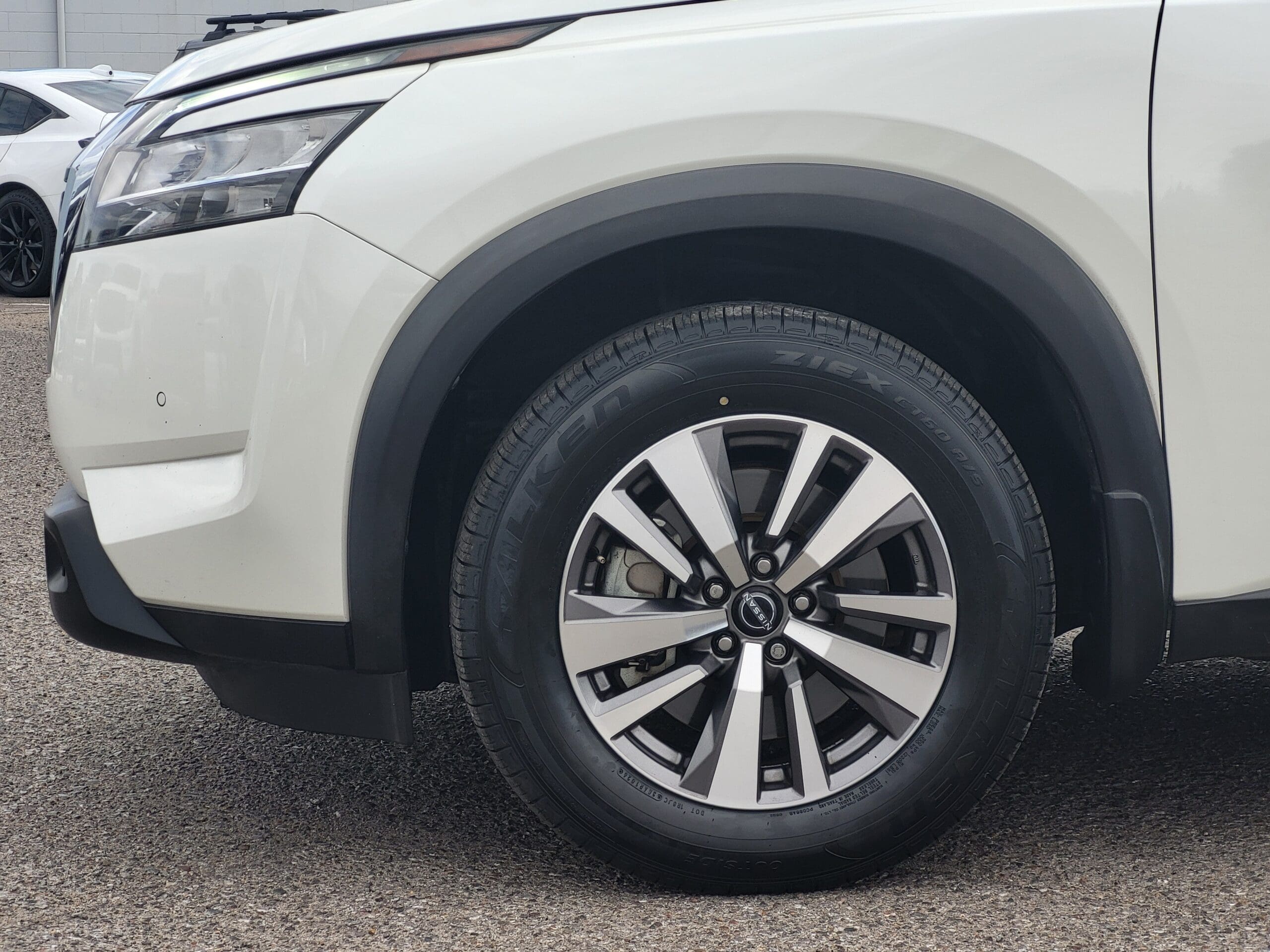 2023 Nissan Pathfinder - Image 8