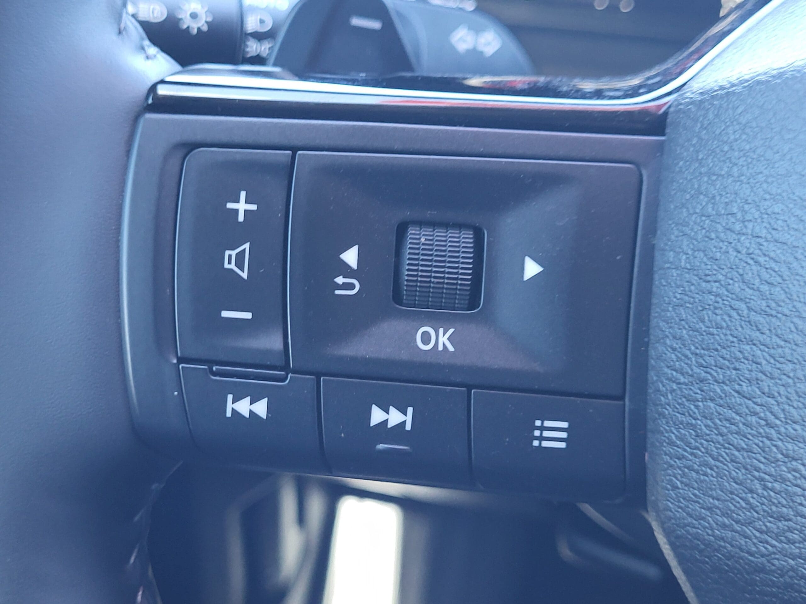 2026 Nissan Rogue - Image 25