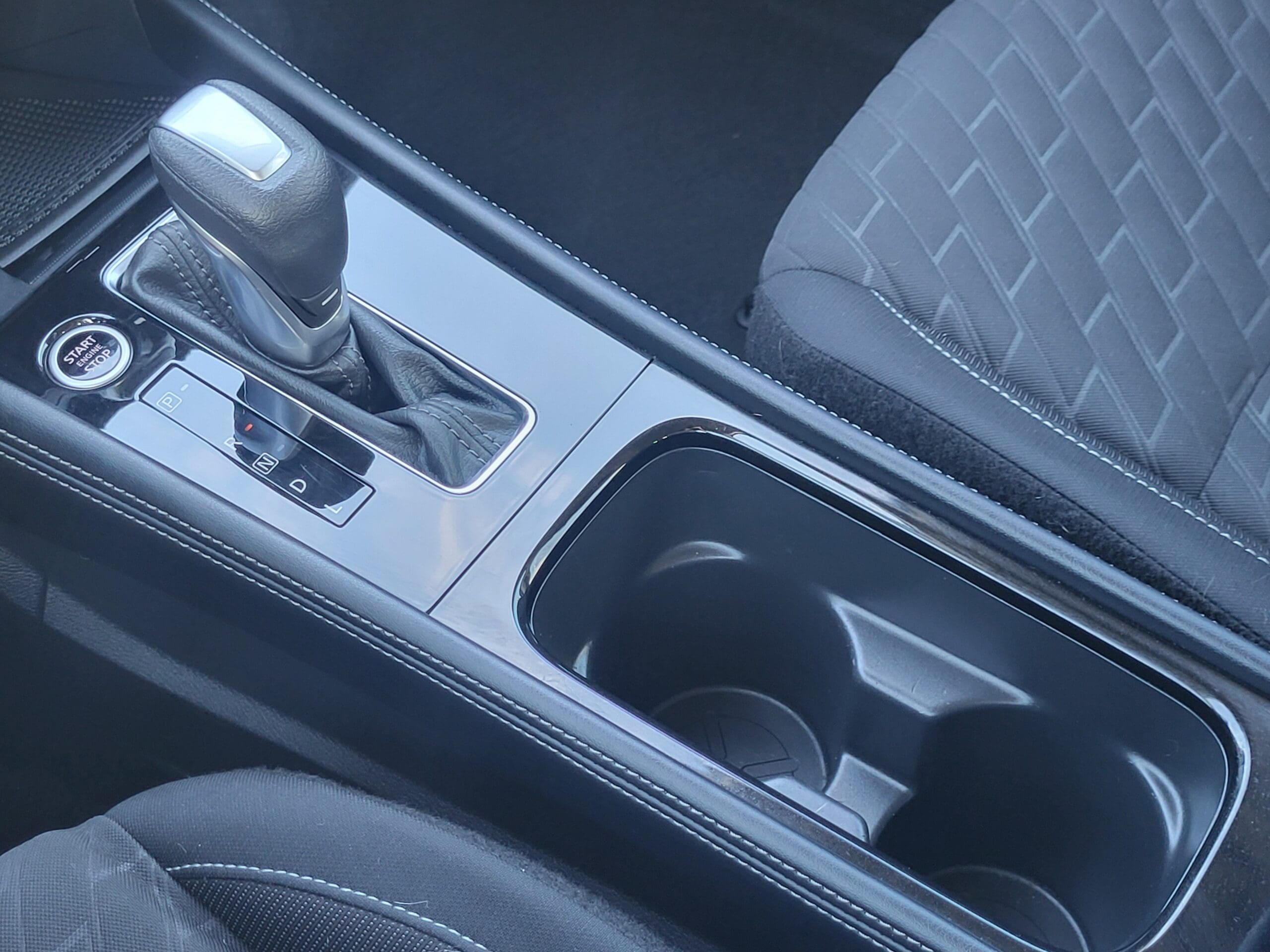 2023 Nissan Kicks - Image 19