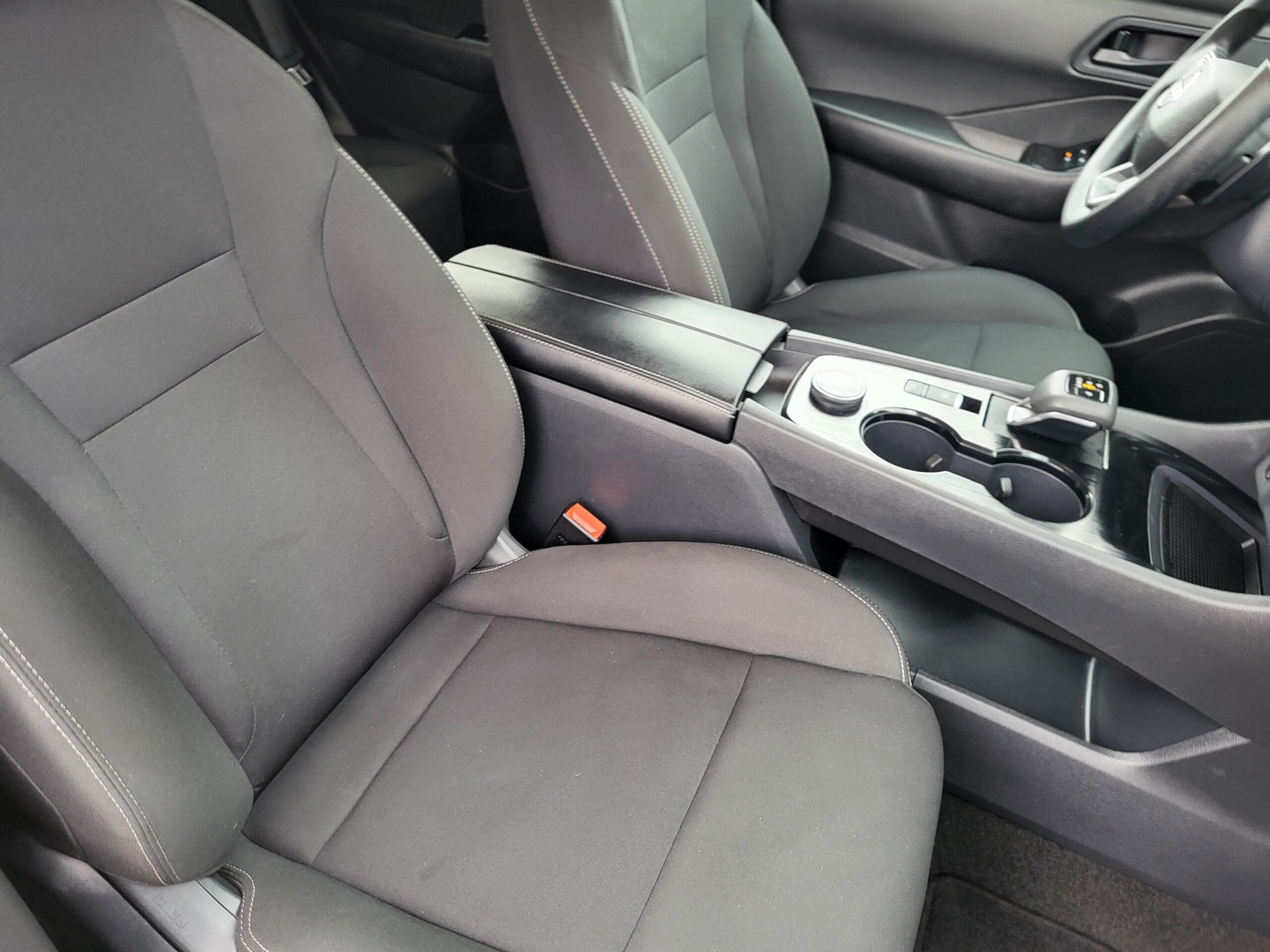 2025 Nissan Rogue - Image 14