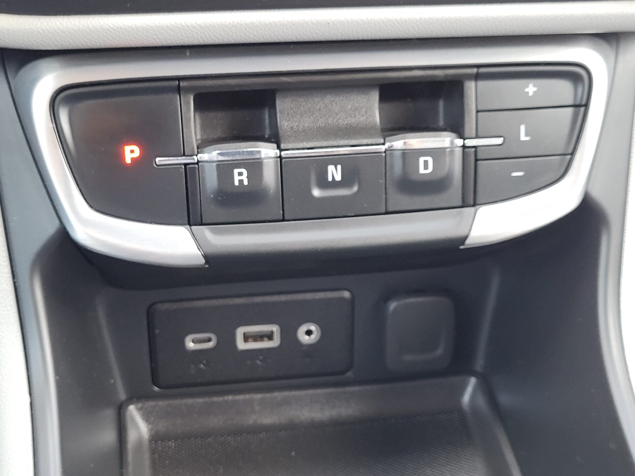 2024 GMC Terrain - Image 21