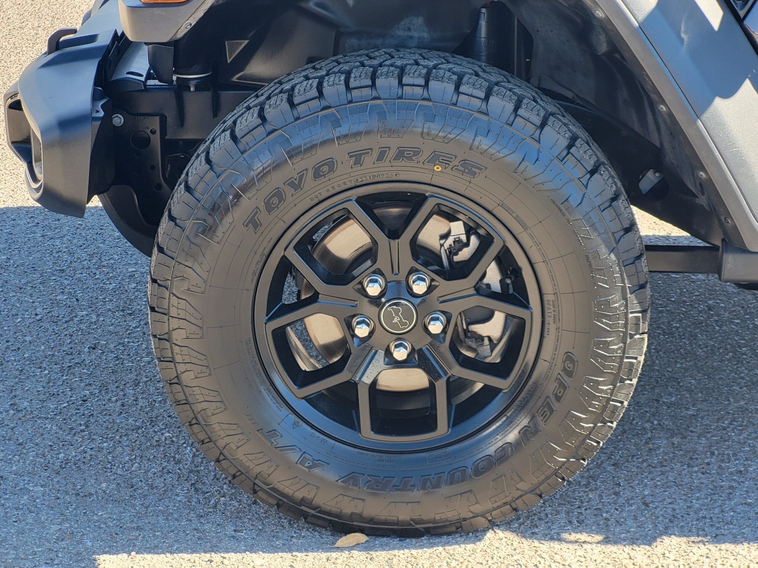 2025 Jeep Wrangler - Image 9