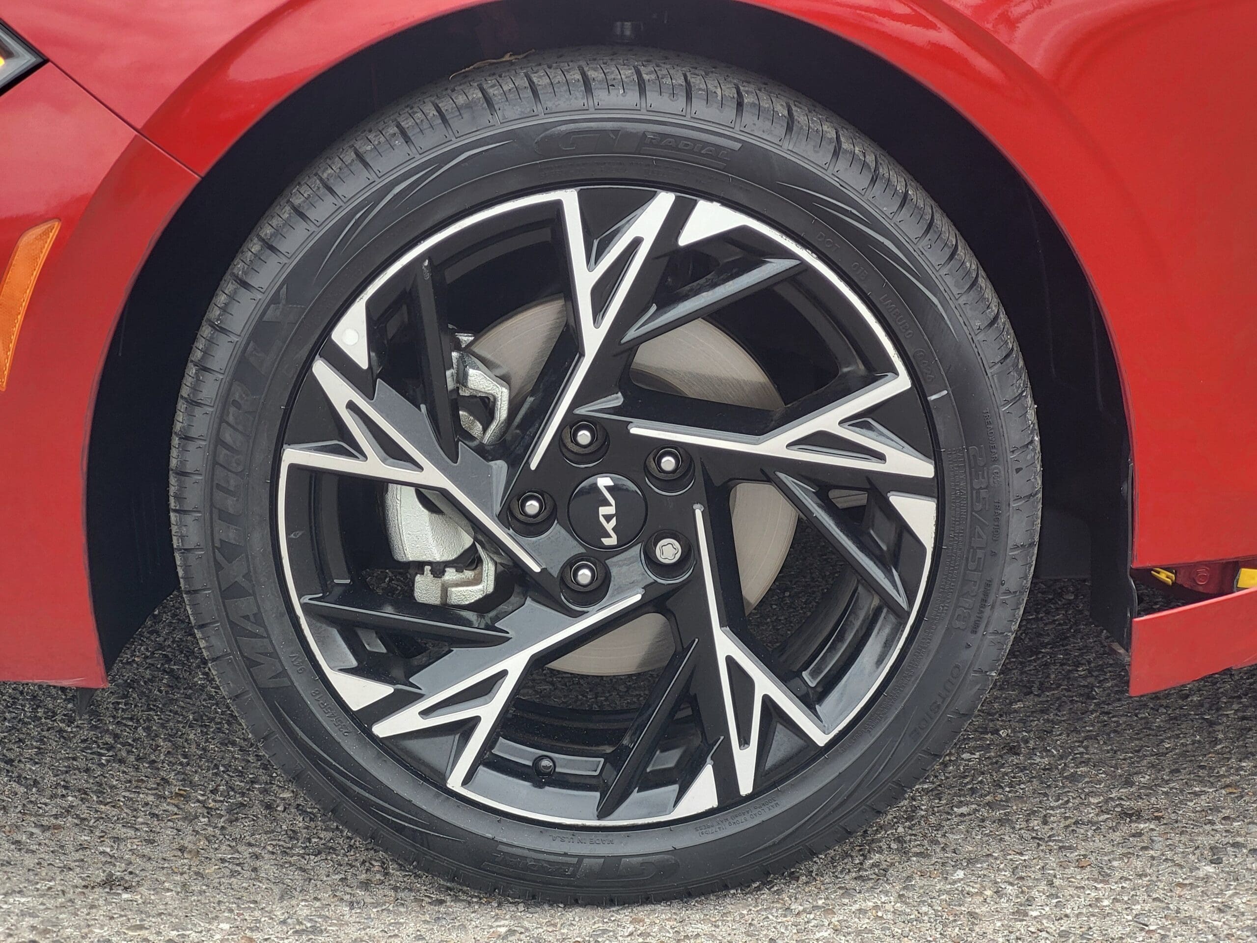 2025 Kia K5 - Image 9
